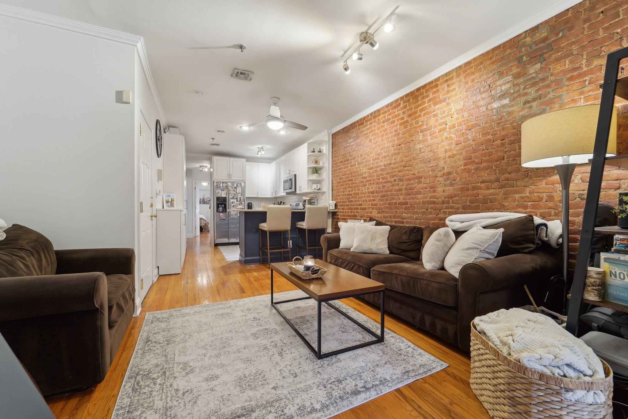 919 PARK AVE Unit: 2R