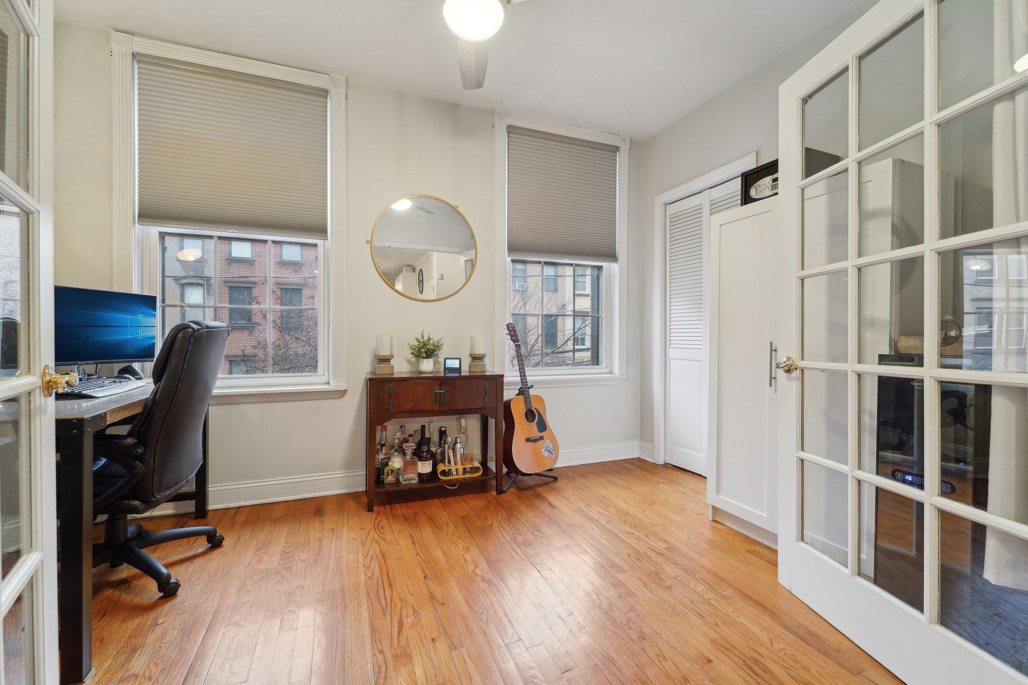 919 PARK AVE Unit: 2R