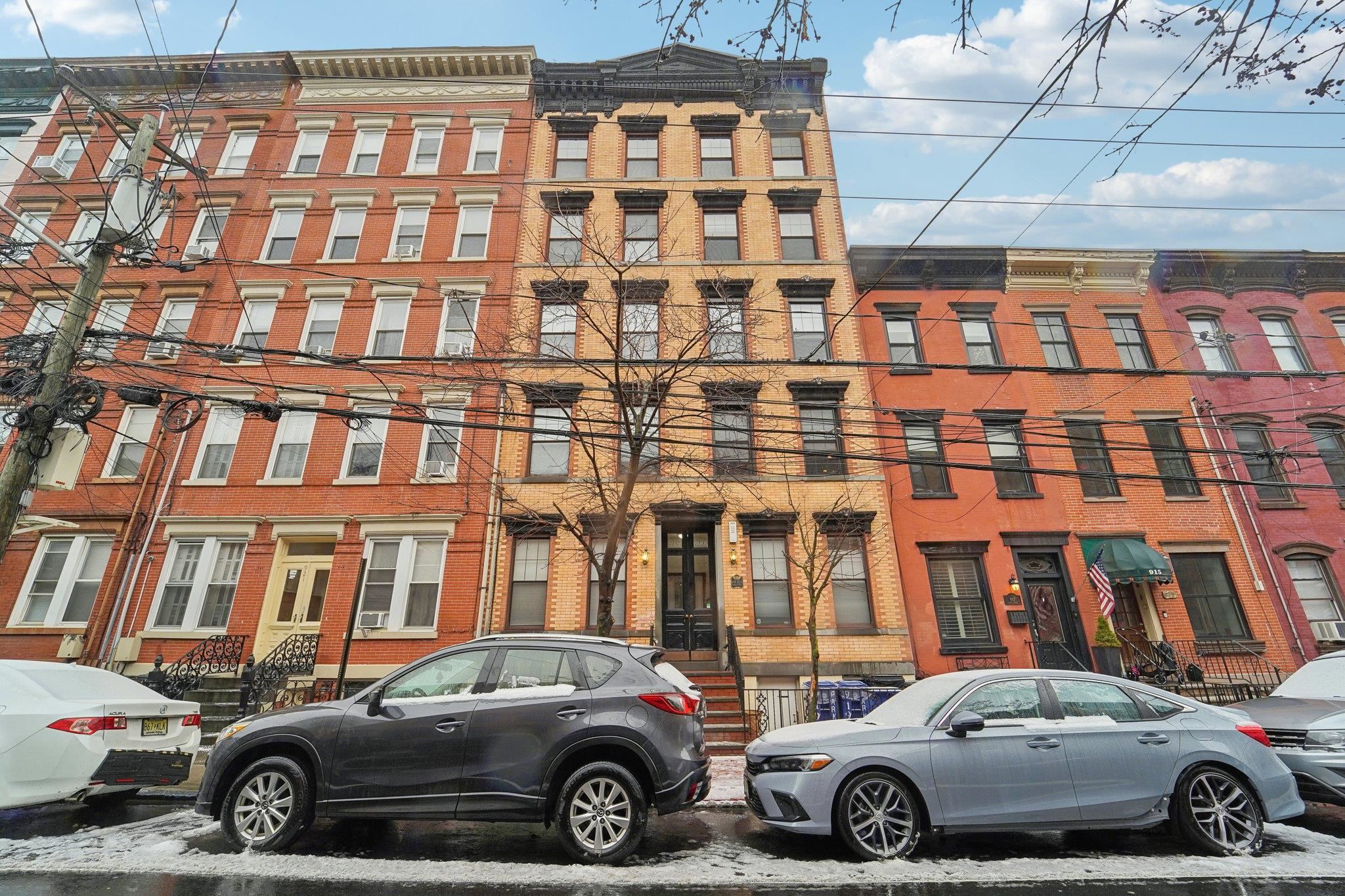 919 PARK AVE Unit: 2R