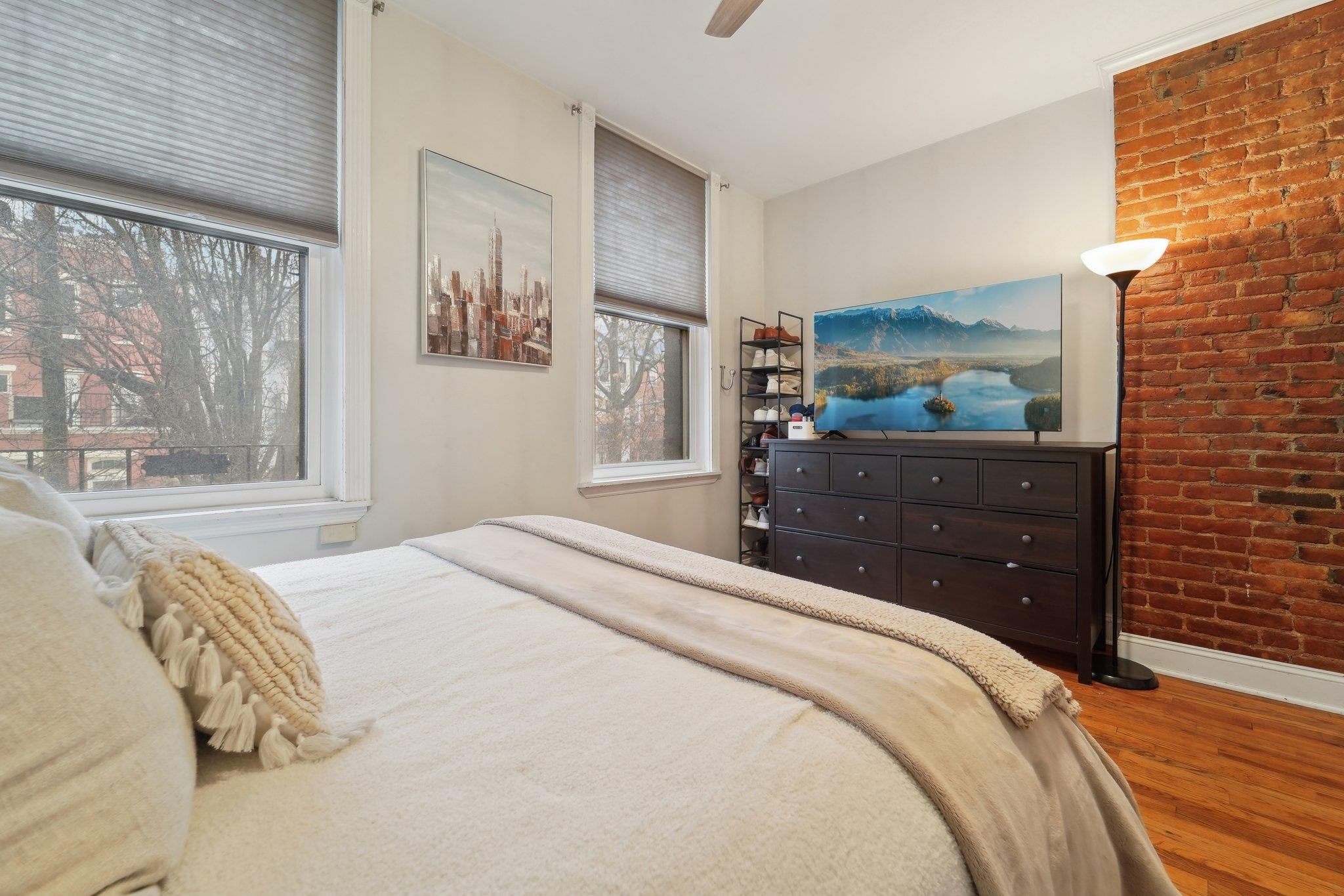 919 PARK AVE Unit: 2R
