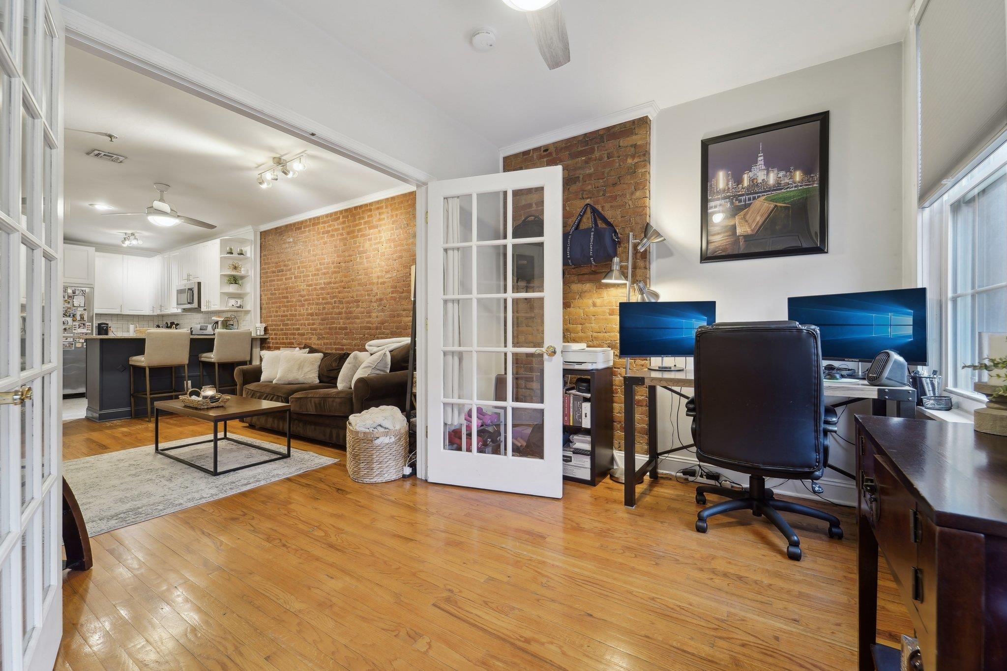 919 PARK AVE Unit: 2R