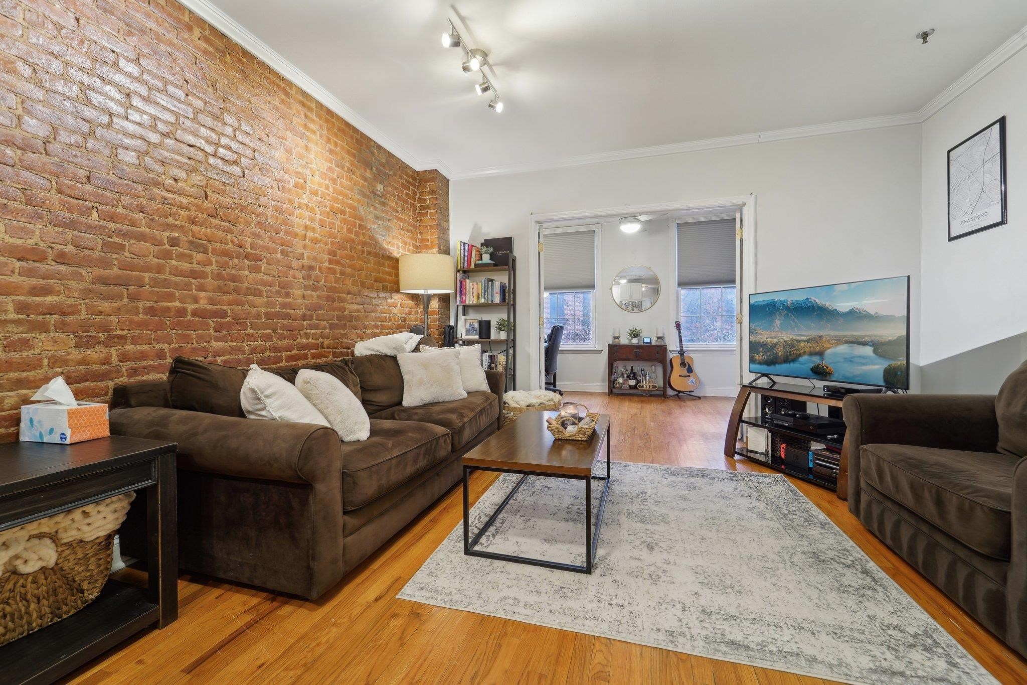 919 PARK AVE Unit: 2R