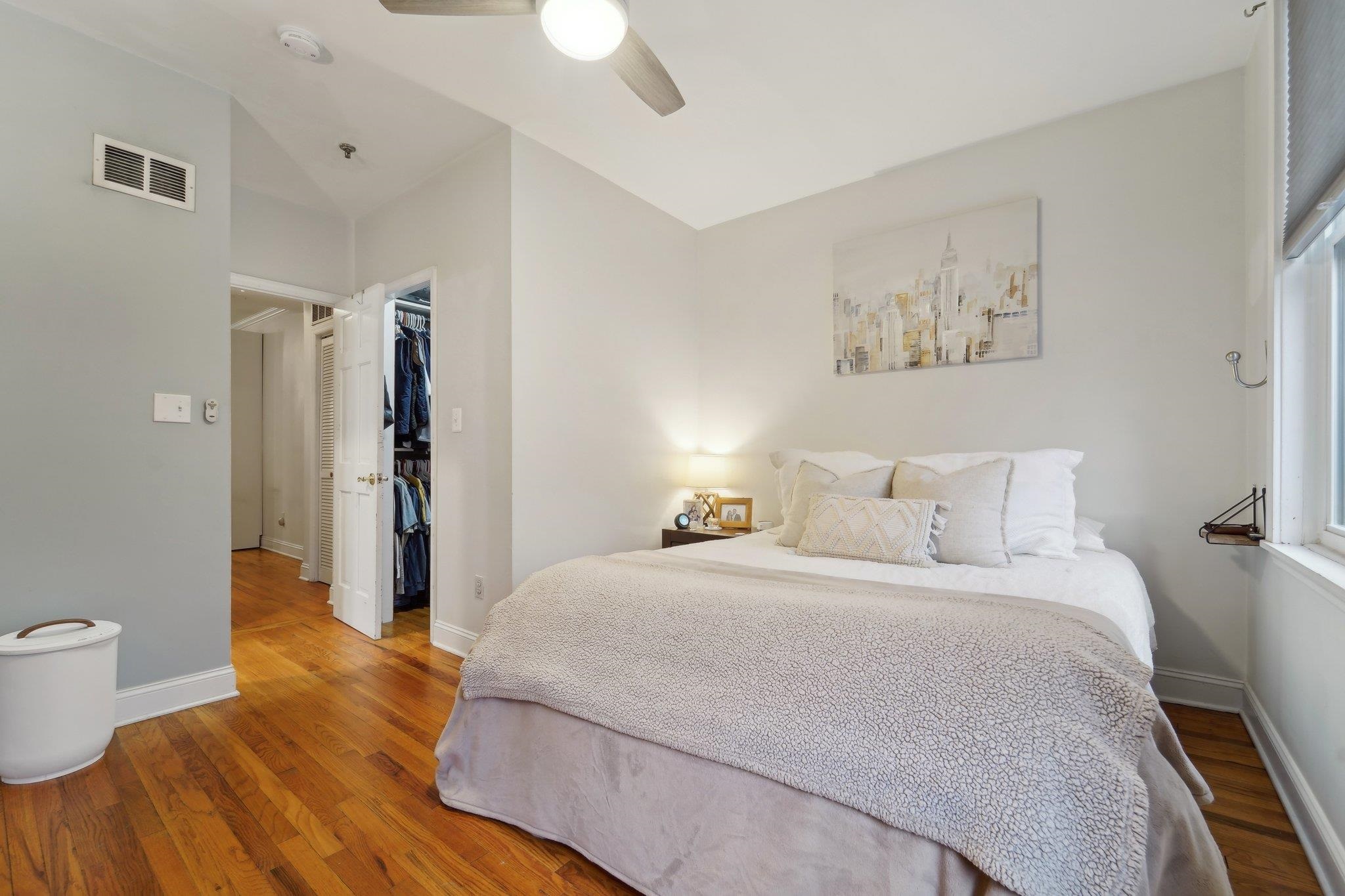 919 PARK AVE Unit: 2R