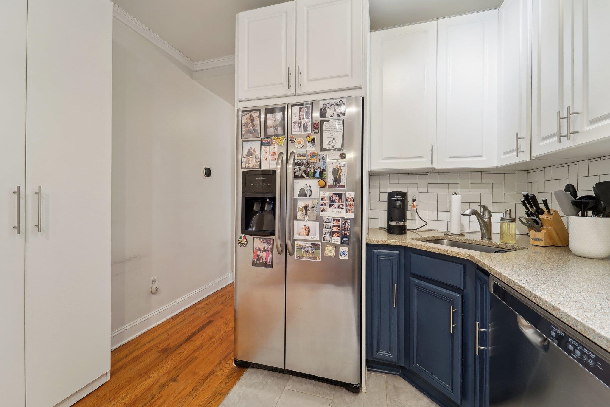 919 PARK AVE Unit: 2R