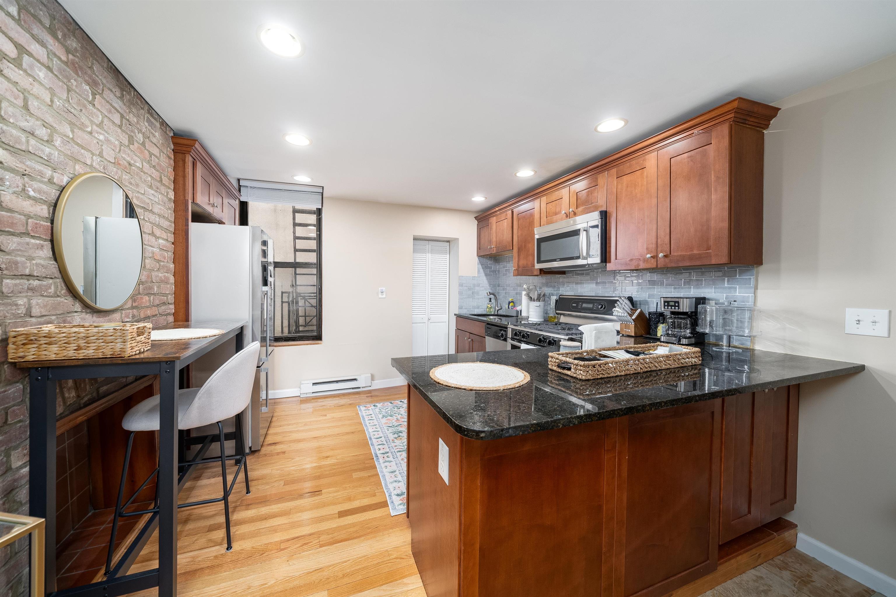 132 ADAMS ST Unit: 4