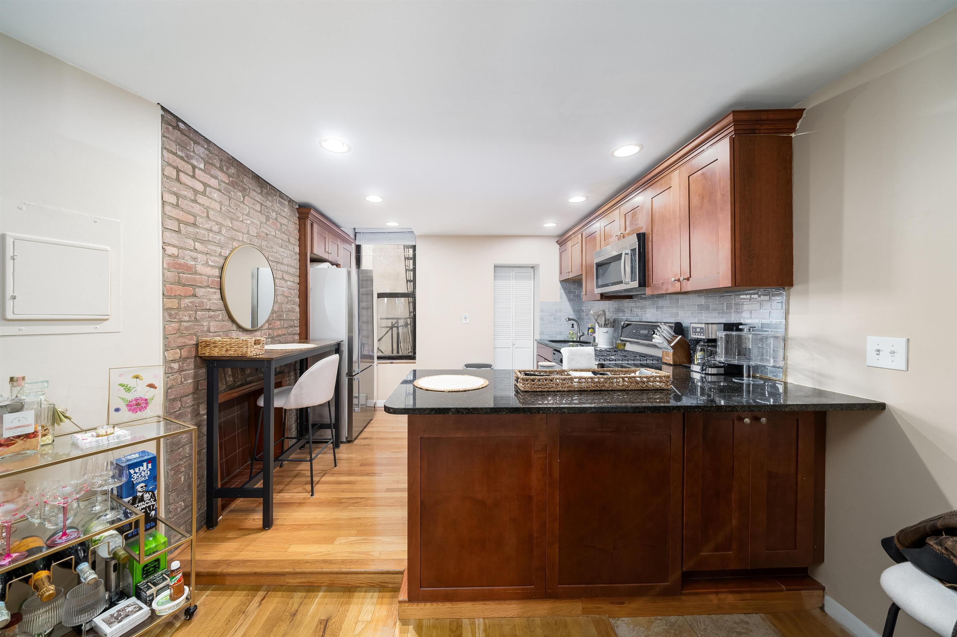 132 ADAMS ST Unit: 4