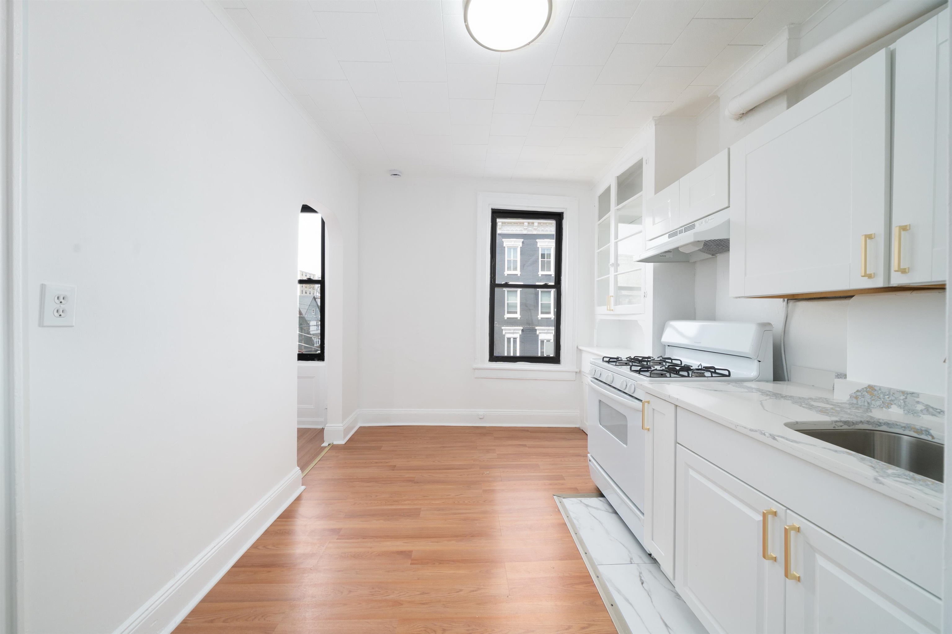 601 WILLOW AVE Unit: 3F