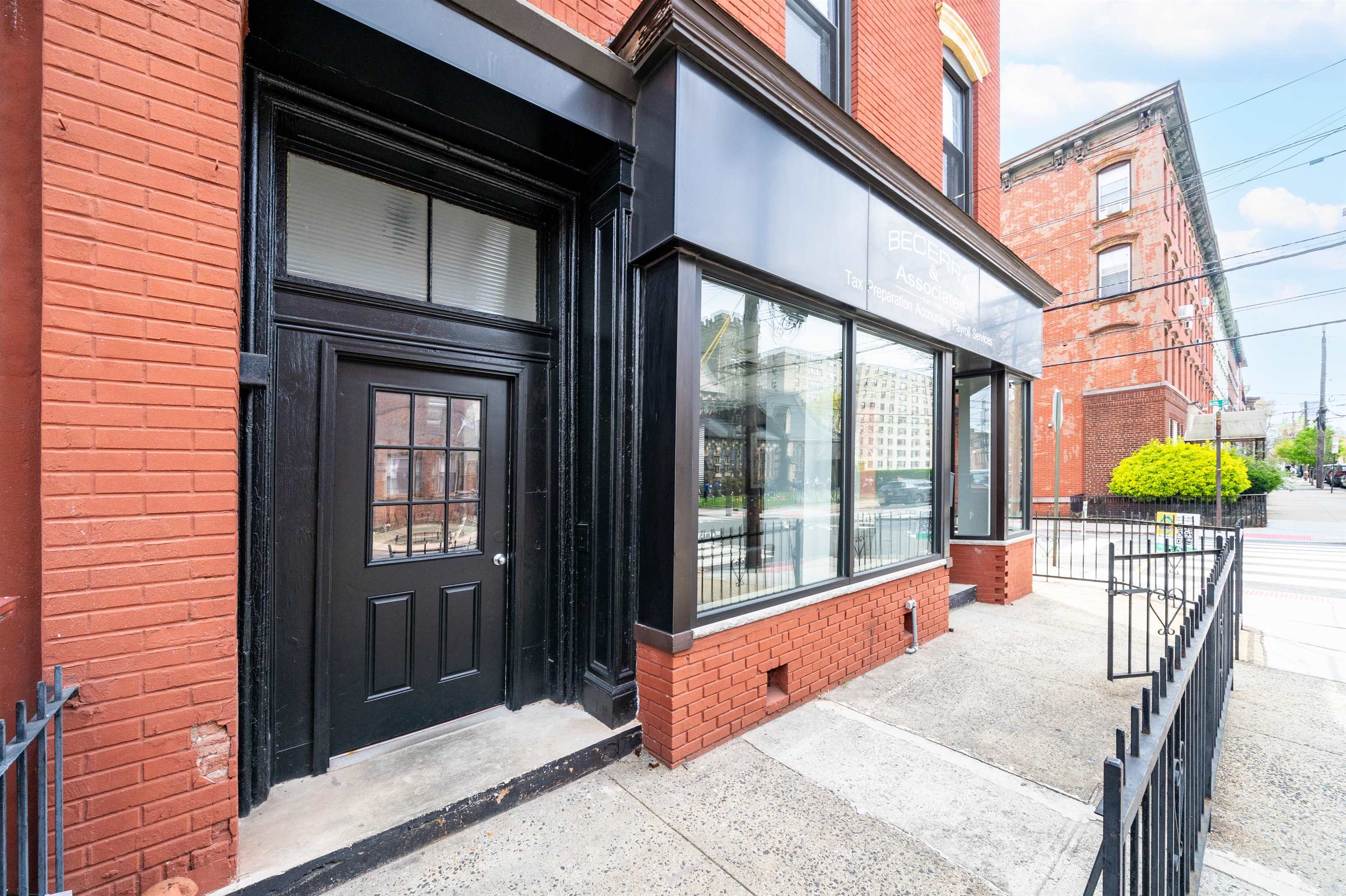 601 WILLOW AVE Unit: 3F
