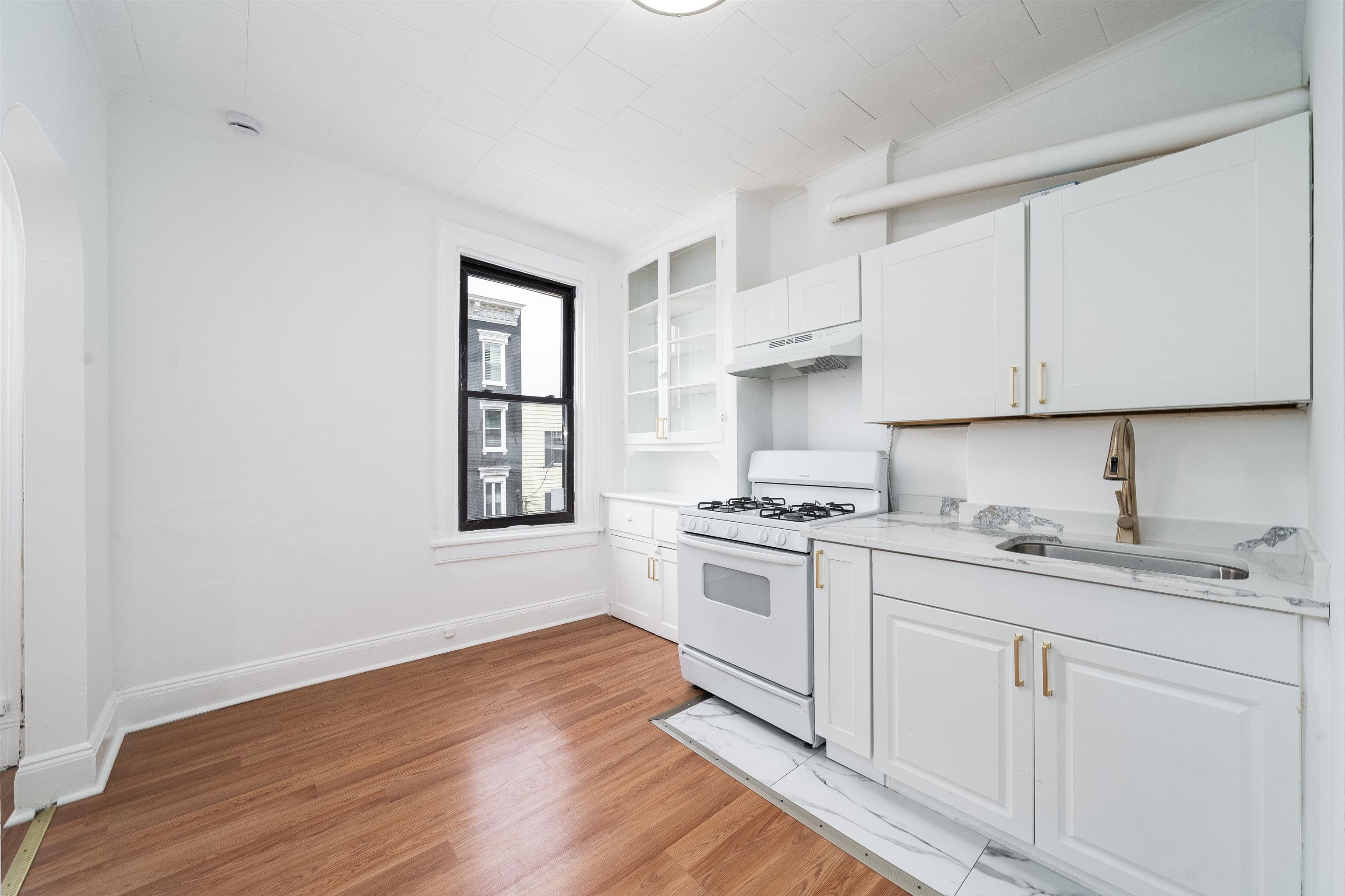 601 WILLOW AVE Unit: 3F