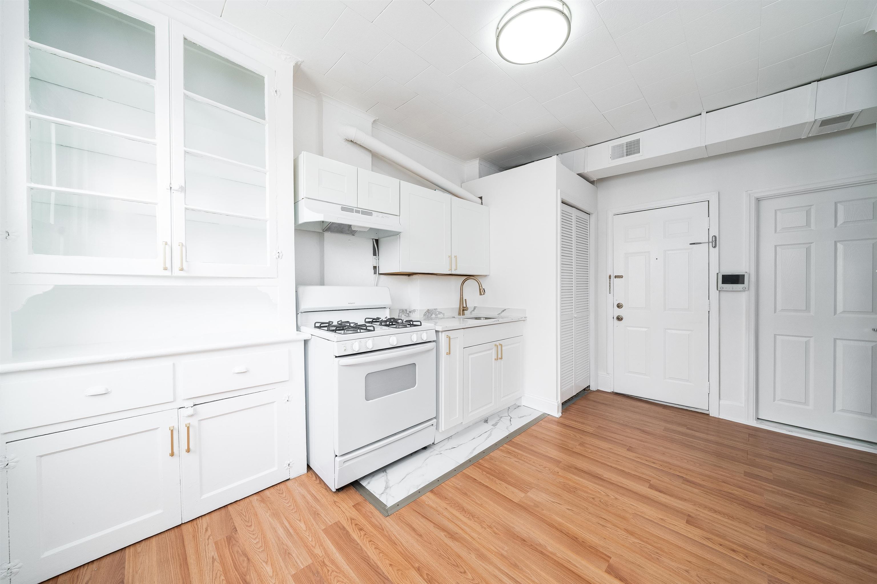 601 WILLOW AVE Unit: 3F