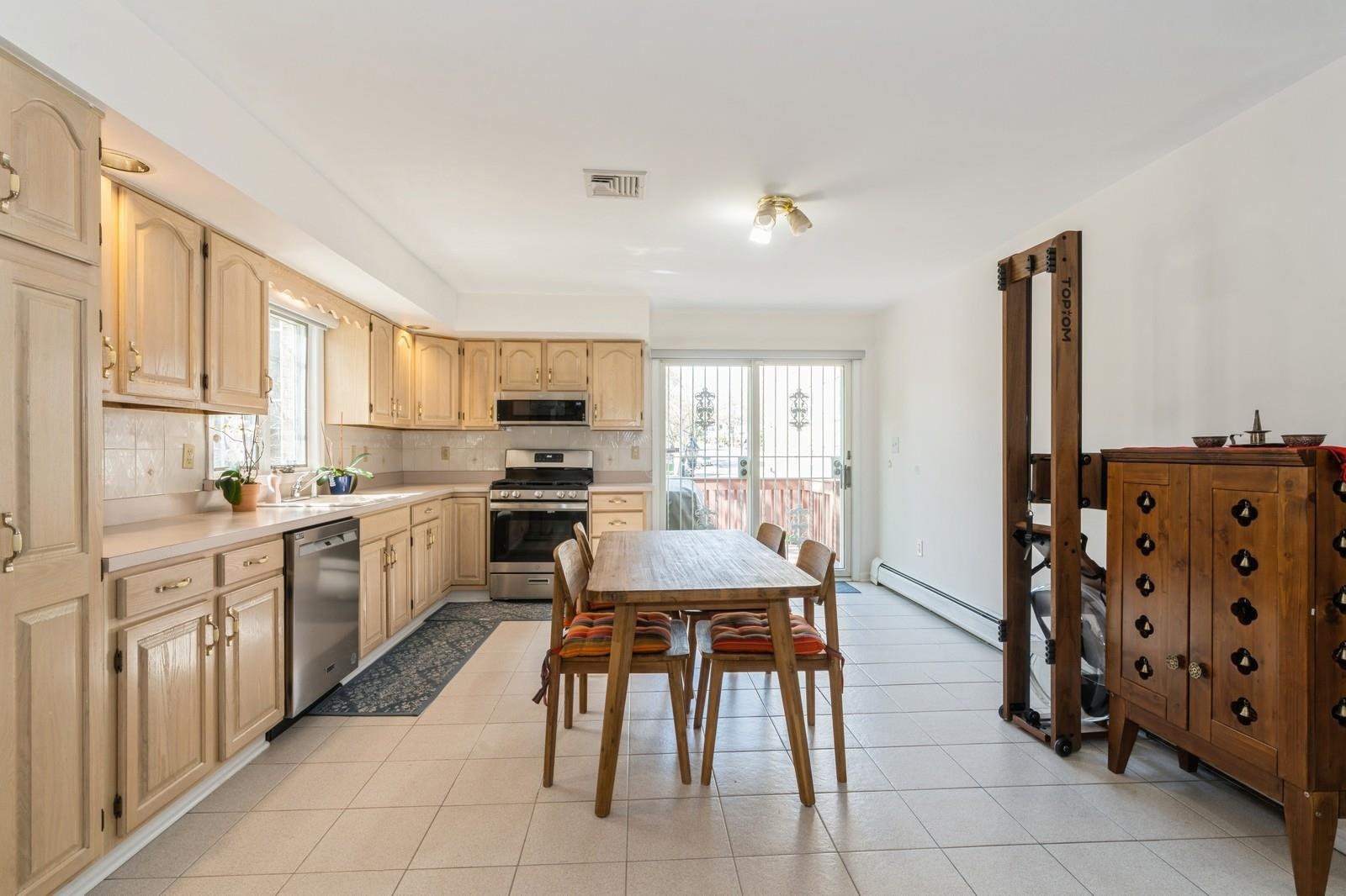13 75TH ST