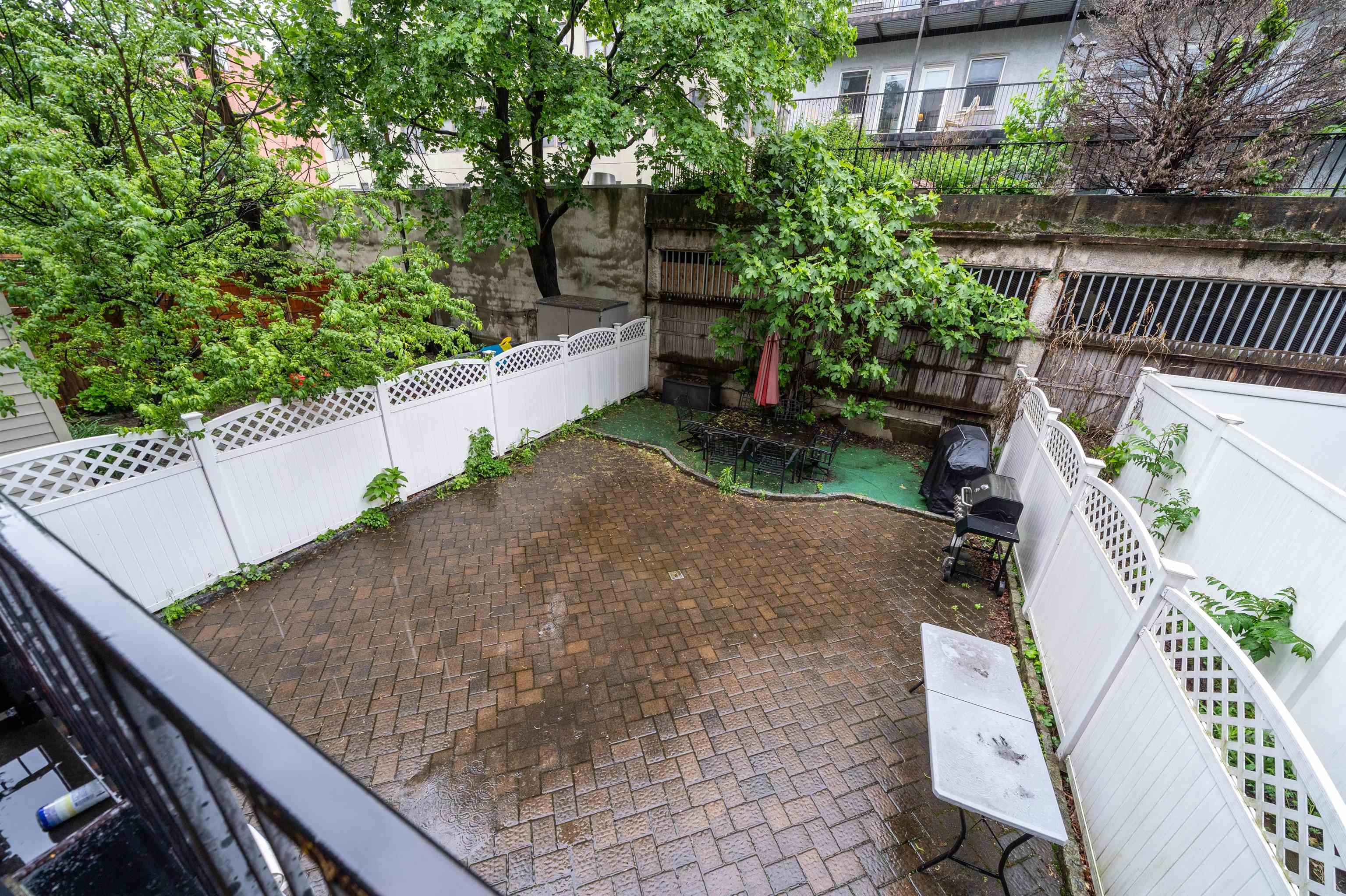 207 ADAM ST Unit: 1