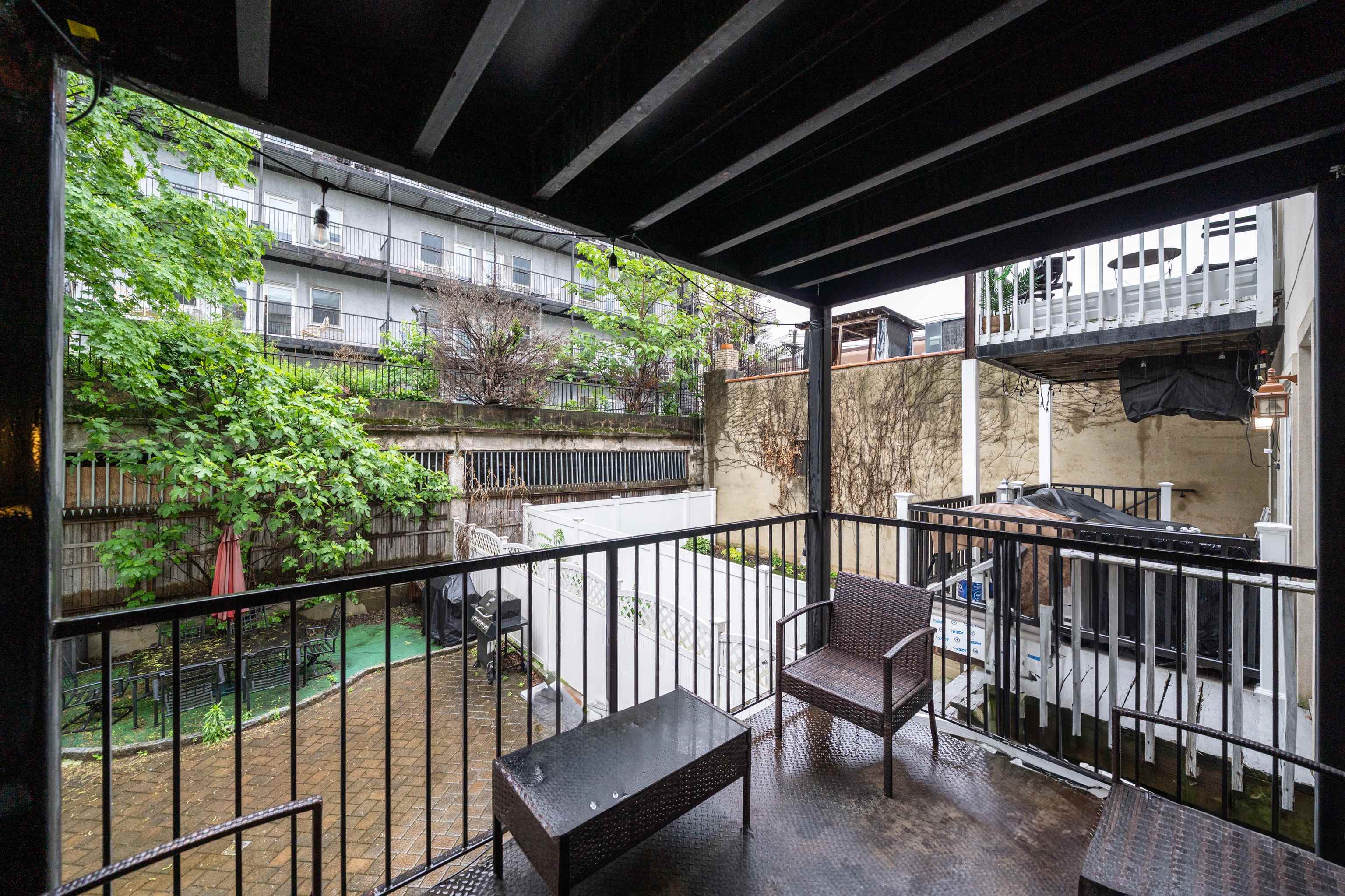 207 ADAM ST Unit: 1