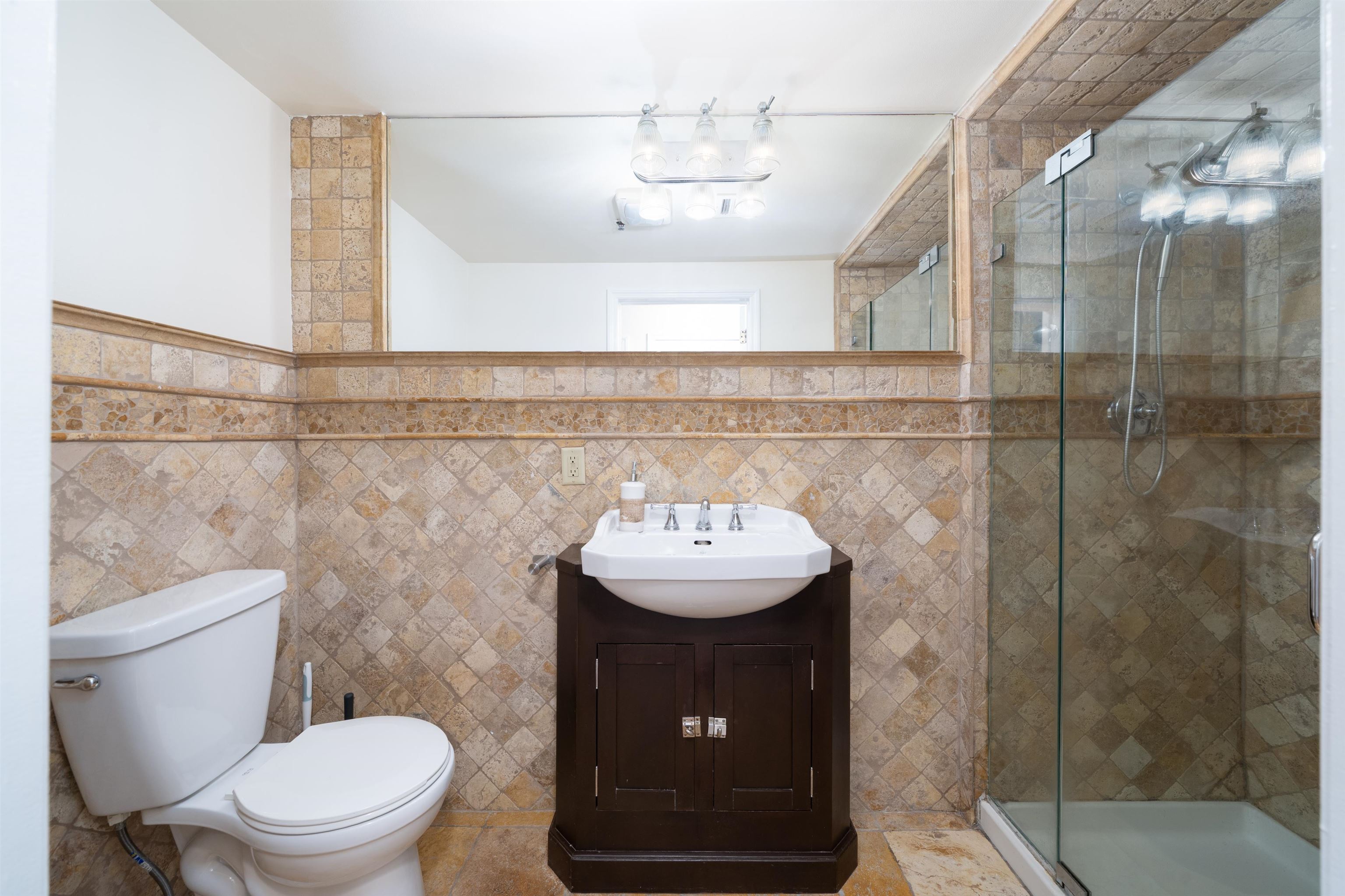 221 CLINTON ST Unit: 3R