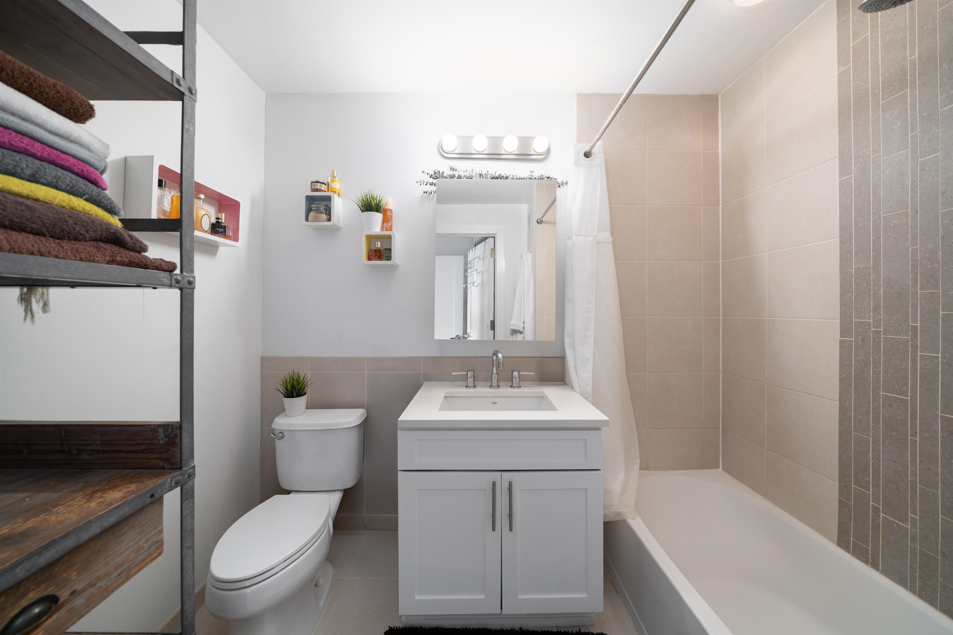 3312 HUDSON AVE Unit: 6G