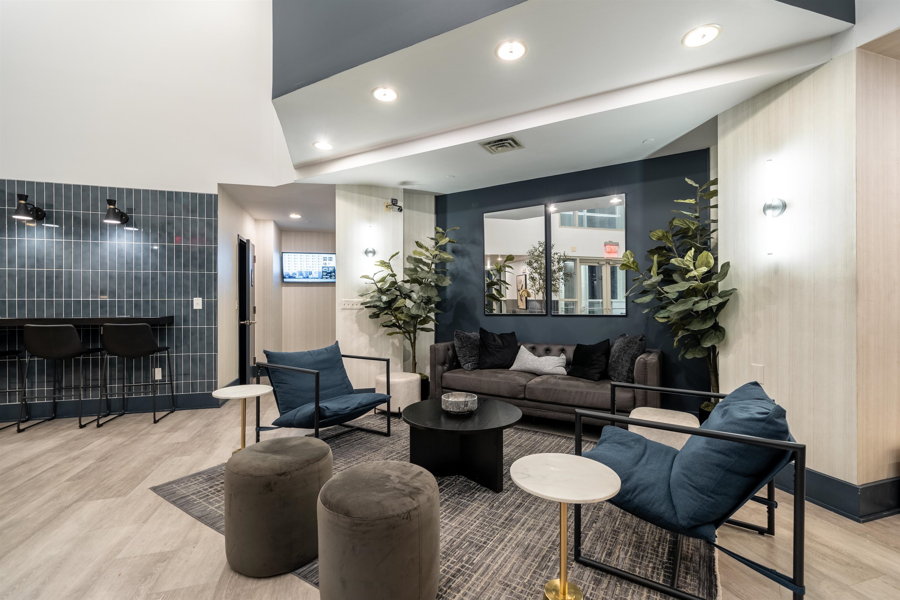 3312 HUDSON AVE Unit: 6G