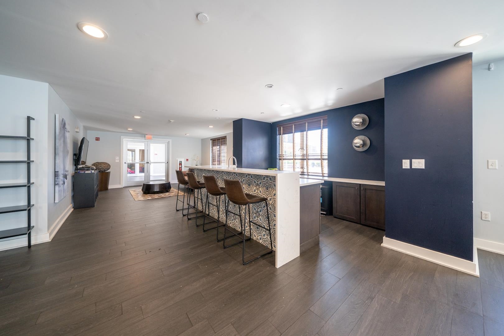 3312 HUDSON AVE Unit: 6G