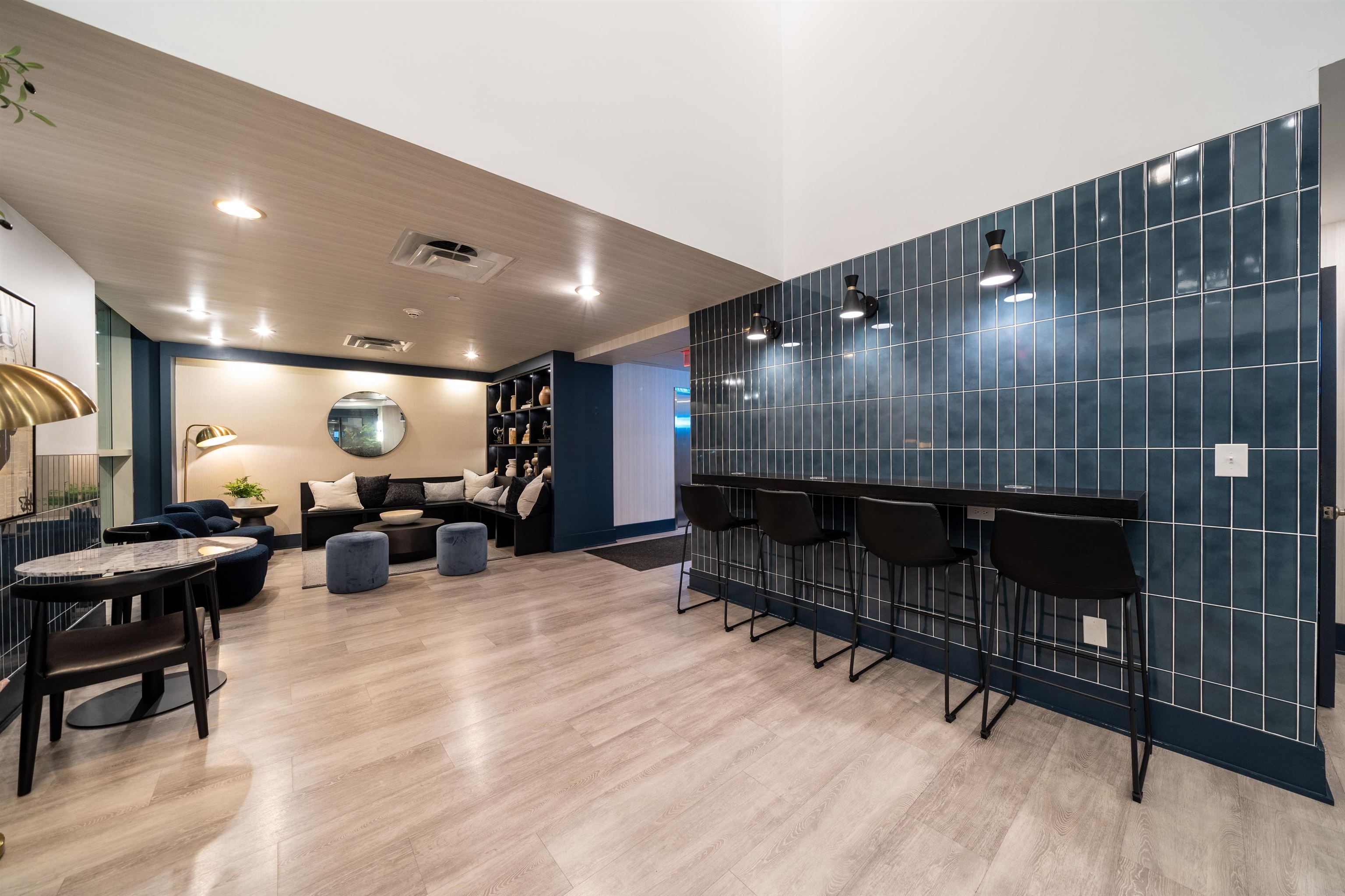 3312 HUDSON AVE Unit: 6G