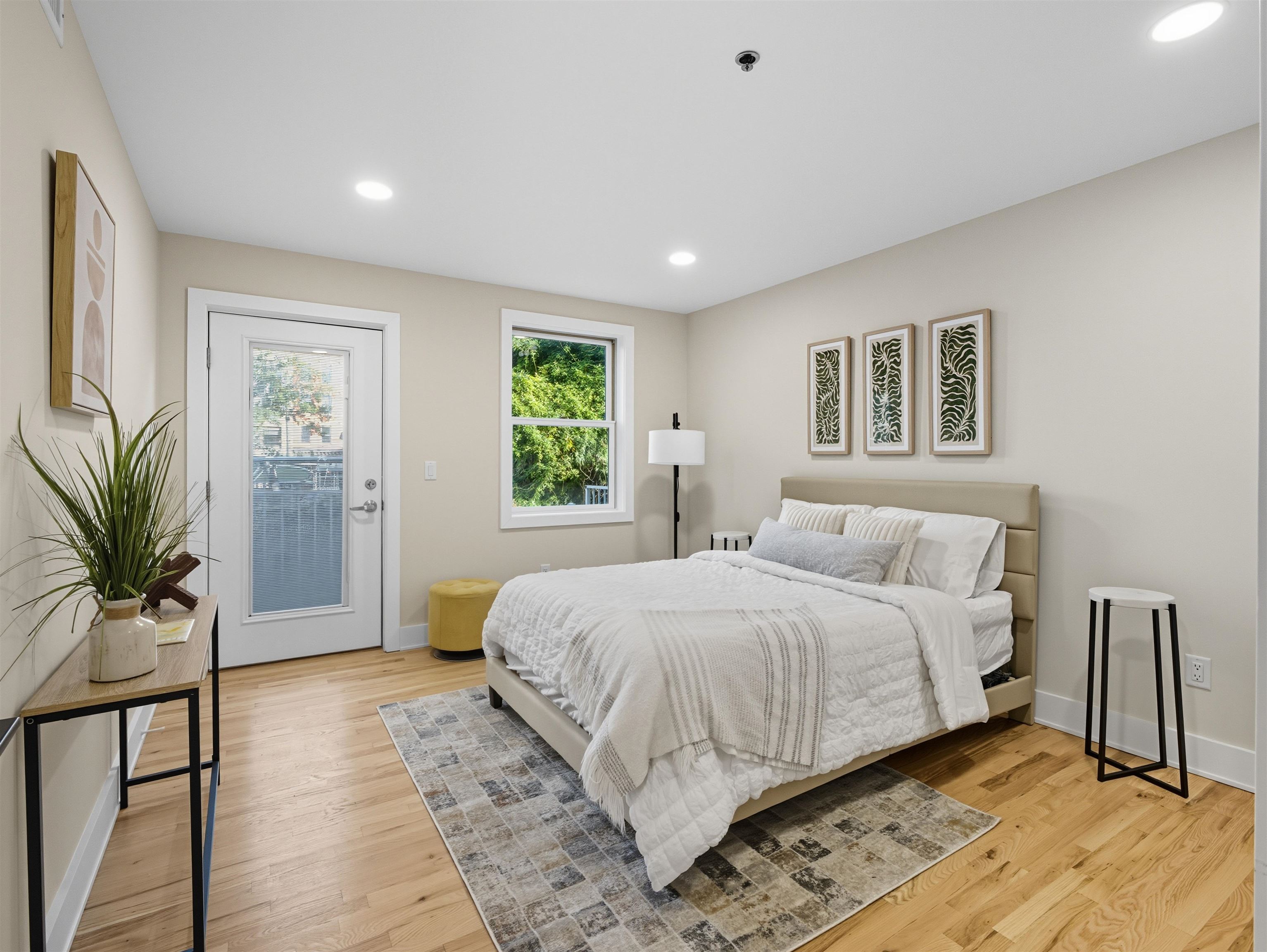 303 MONROE ST Unit: 1