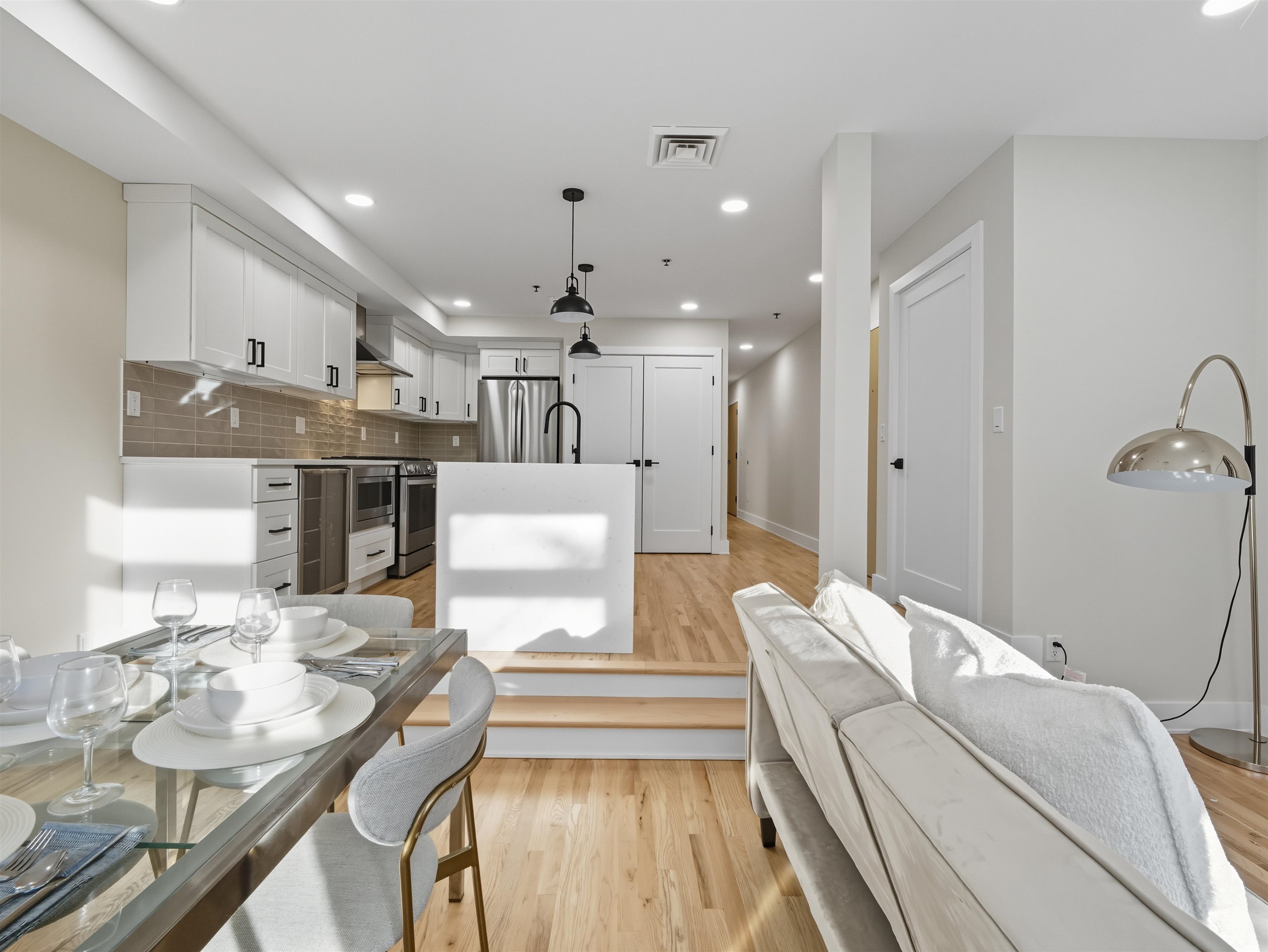 303 MONROE ST Unit: 1