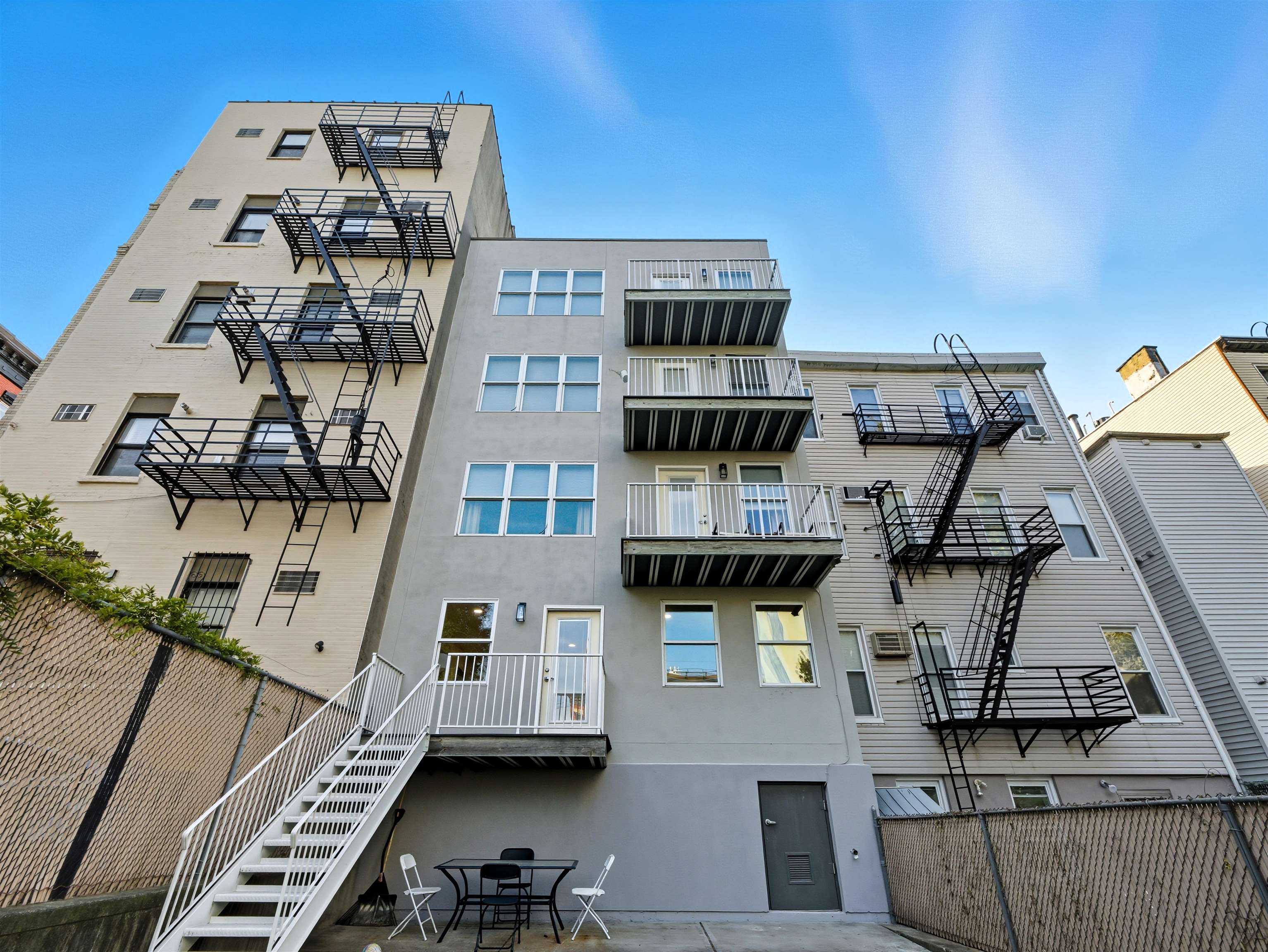 303 MONROE ST Unit: 1