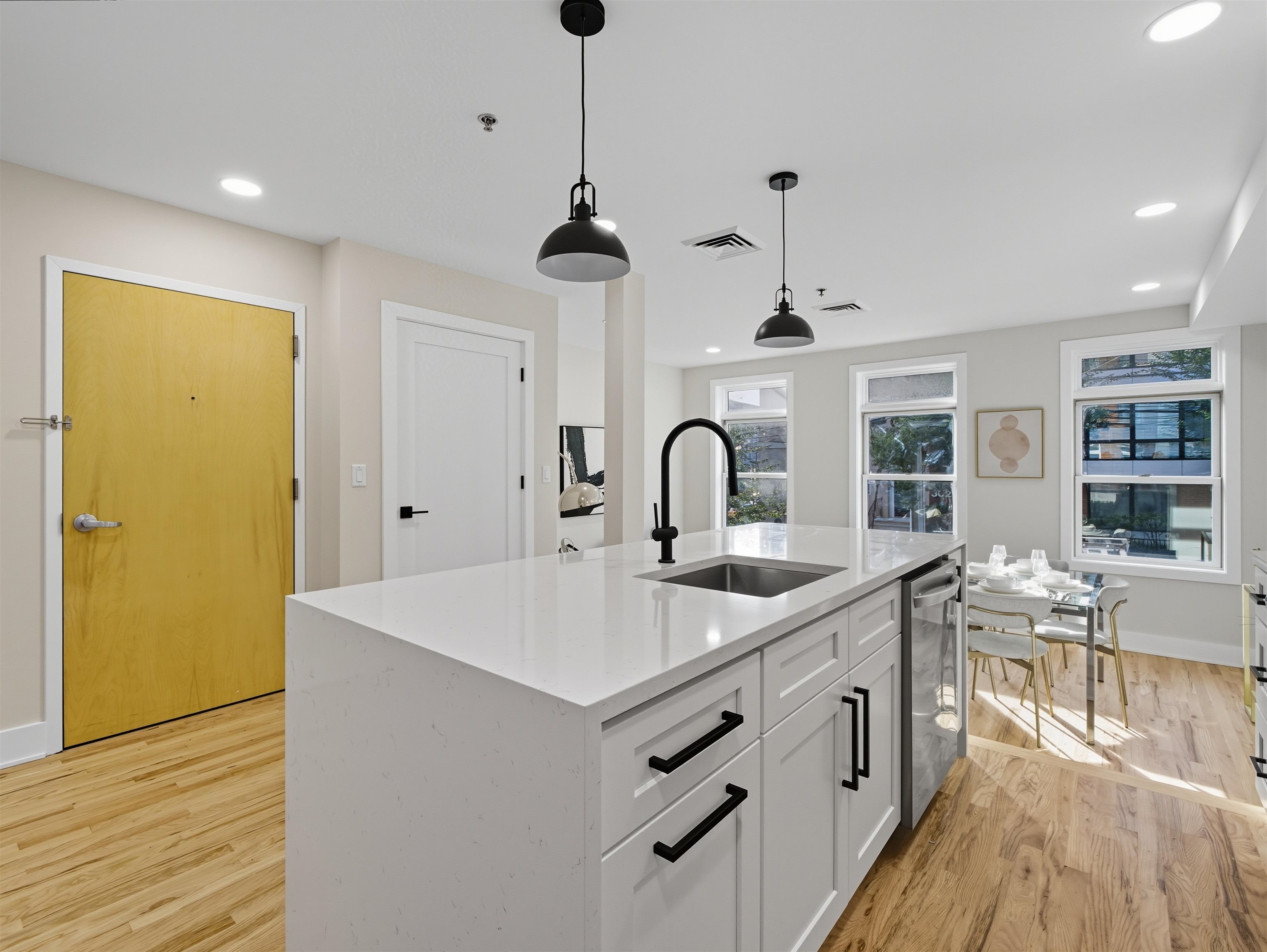 303 MONROE ST Unit: 1