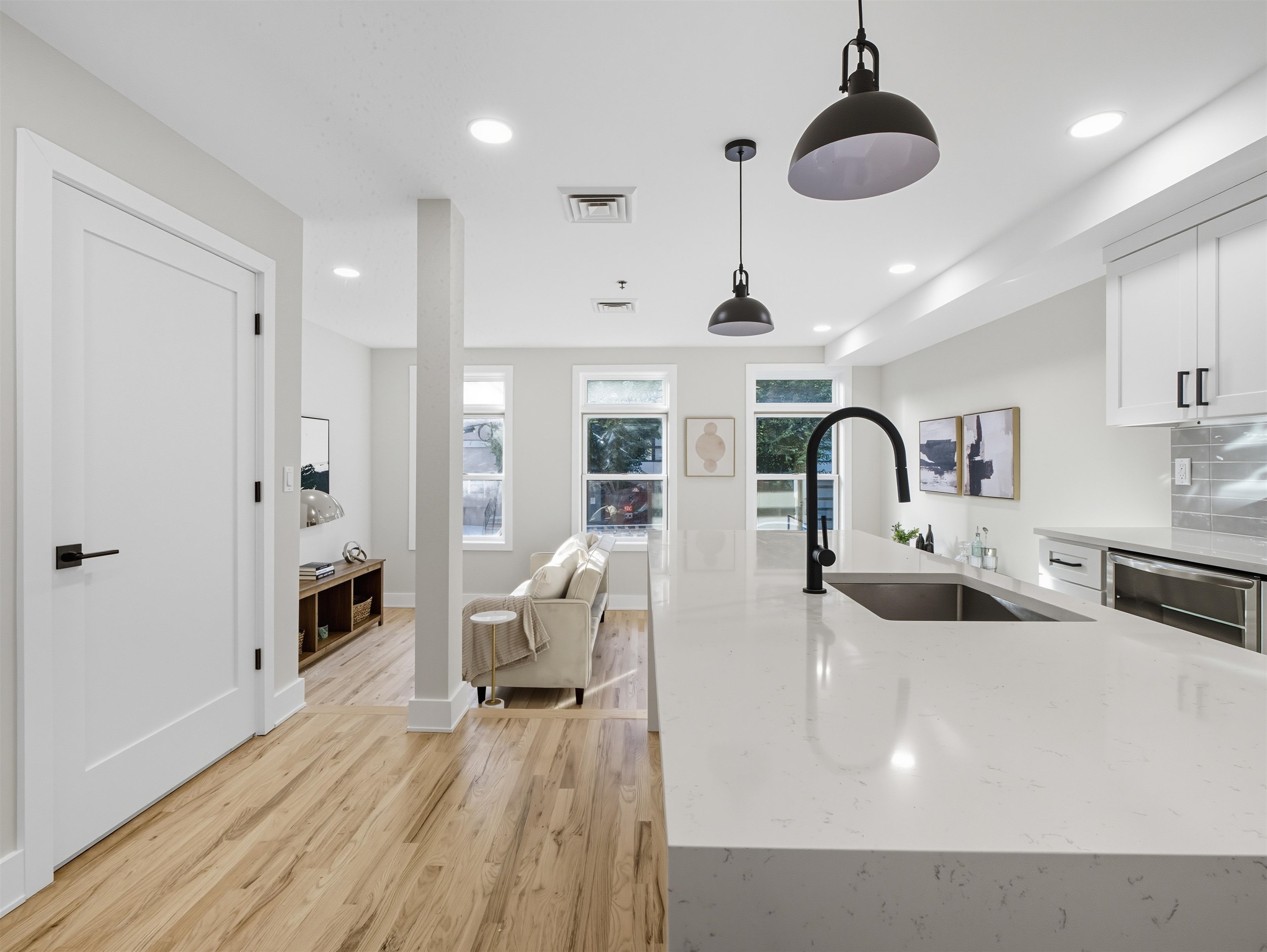 303 MONROE ST Unit: 1