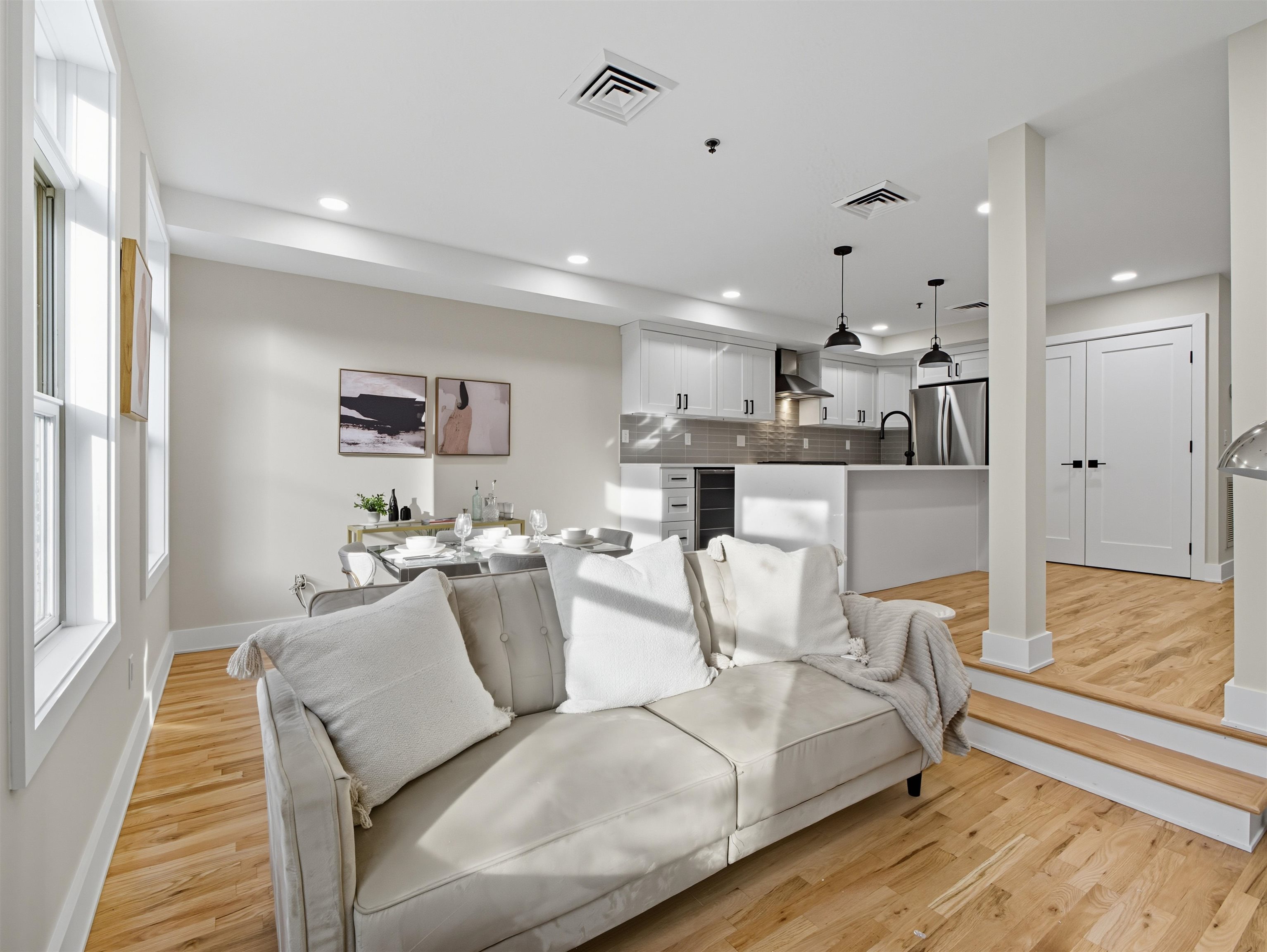 303 MONROE ST Unit: 1