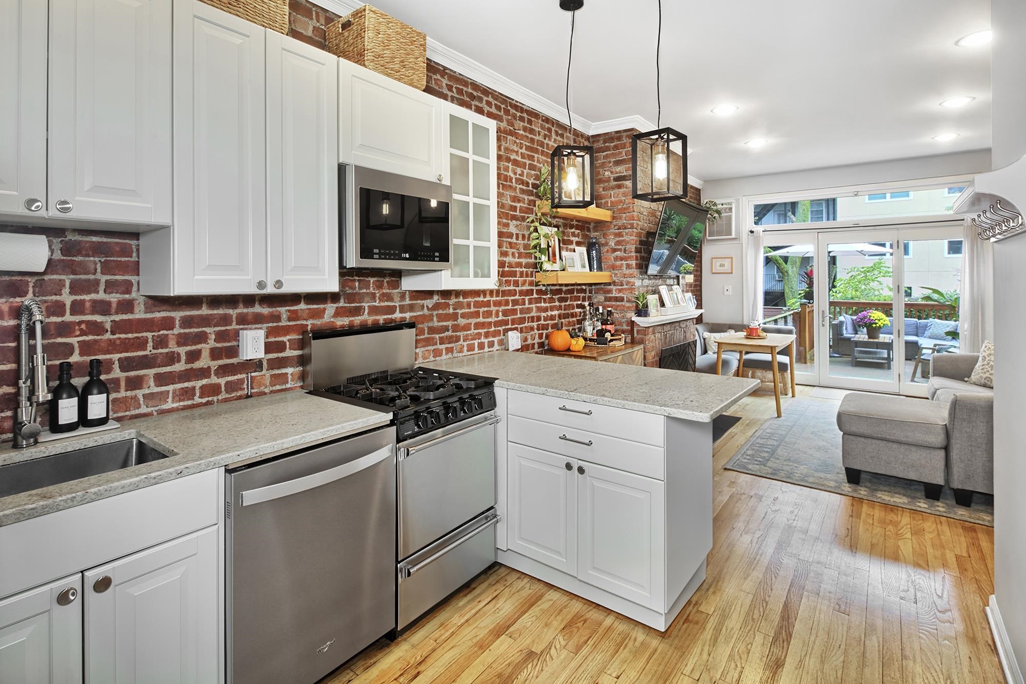 112 JEFFERSON ST Unit: 1L