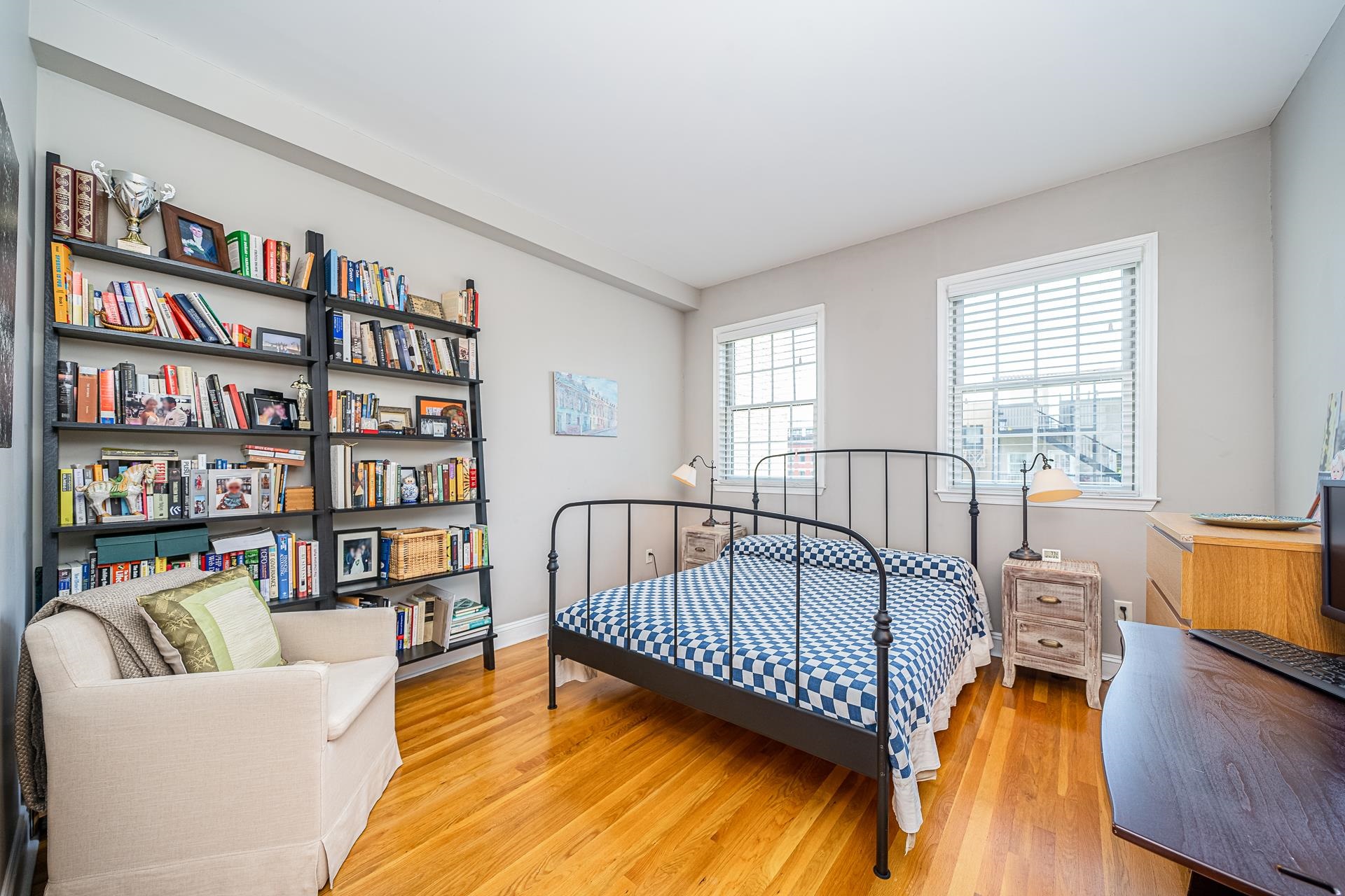 233 MONROE ST Unit: 4N