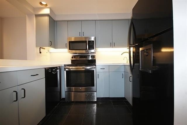 218 WASHINGTON ST Unit: 4B