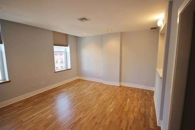 218 WASHINGTON ST Unit: 4B