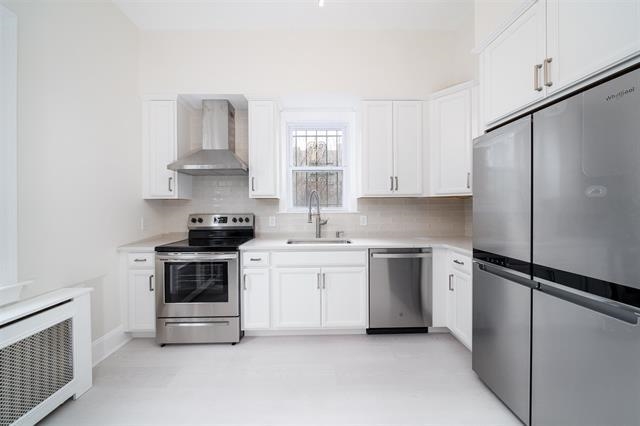 33 GLENWOOD AVE Unit: side entrance