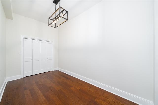 33 GLENWOOD AVE Unit: side entrance