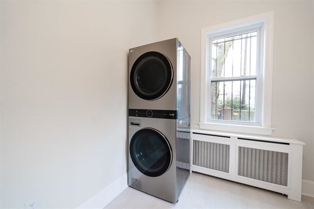 33 GLENWOOD AVE Unit: side entrance