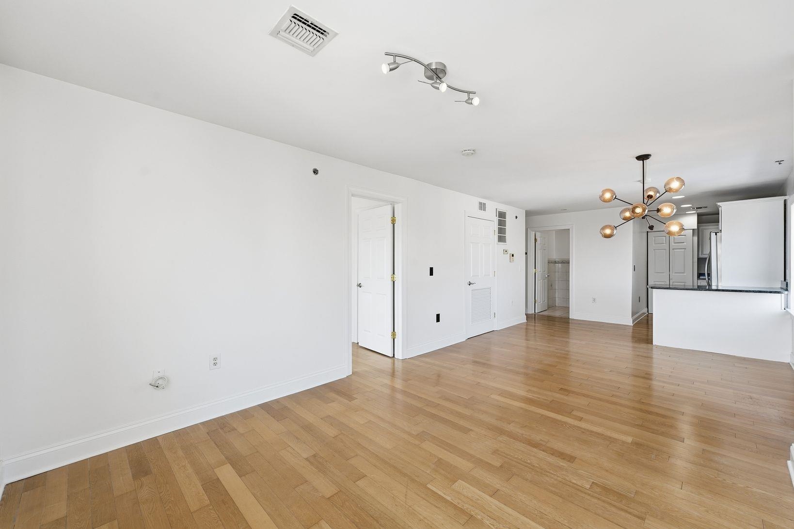 5509 MADISON ST Unit: 504