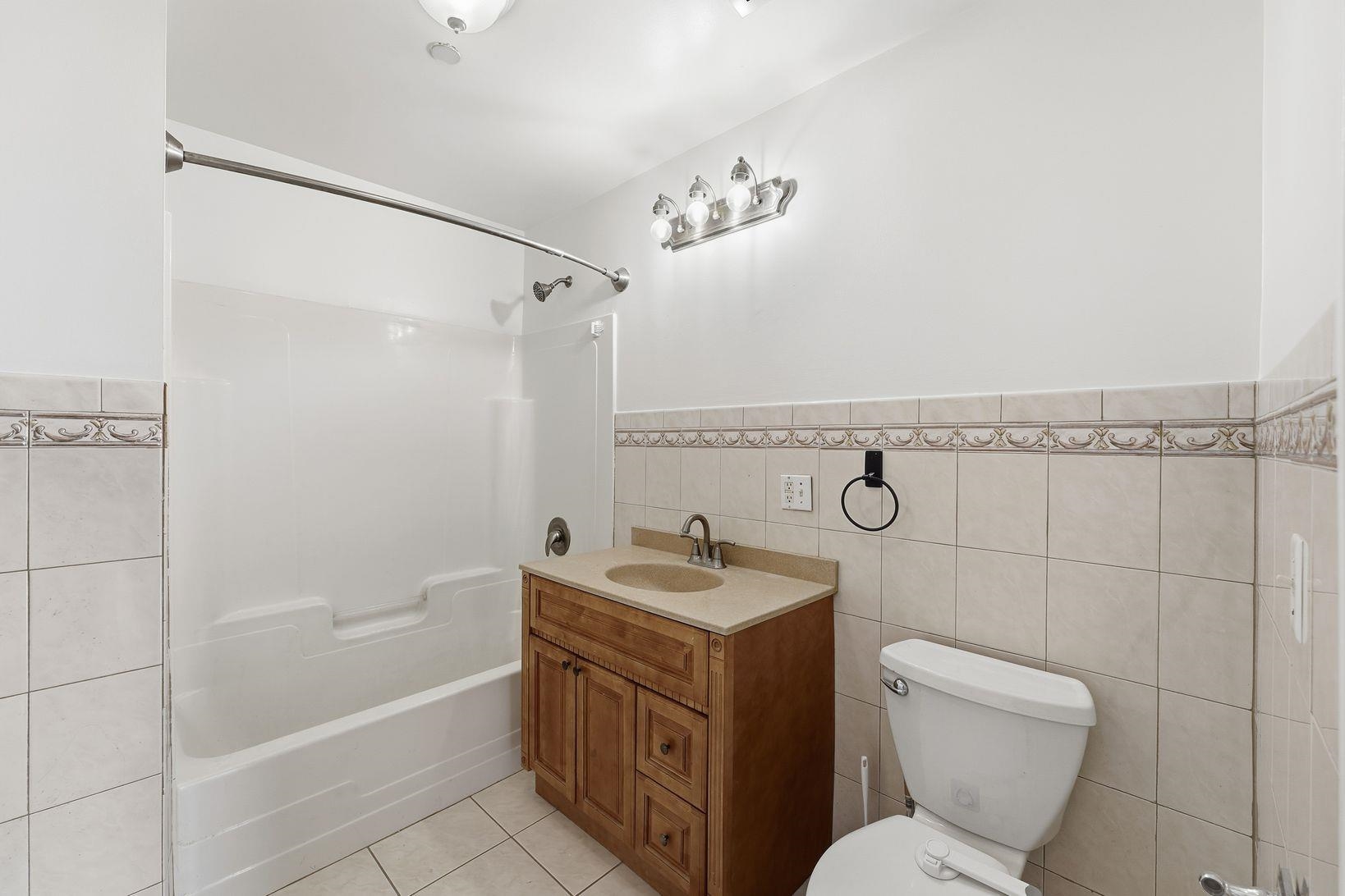 5509 MADISON ST Unit: 504