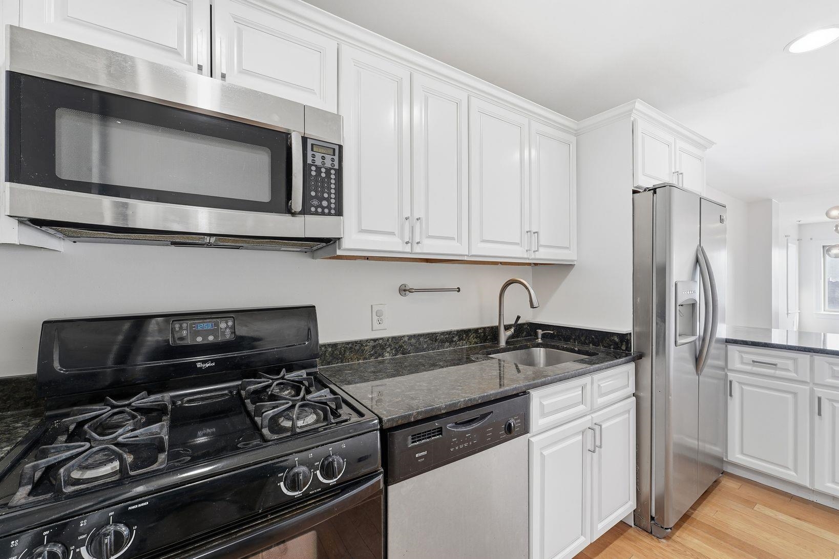 5509 MADISON ST Unit: 504