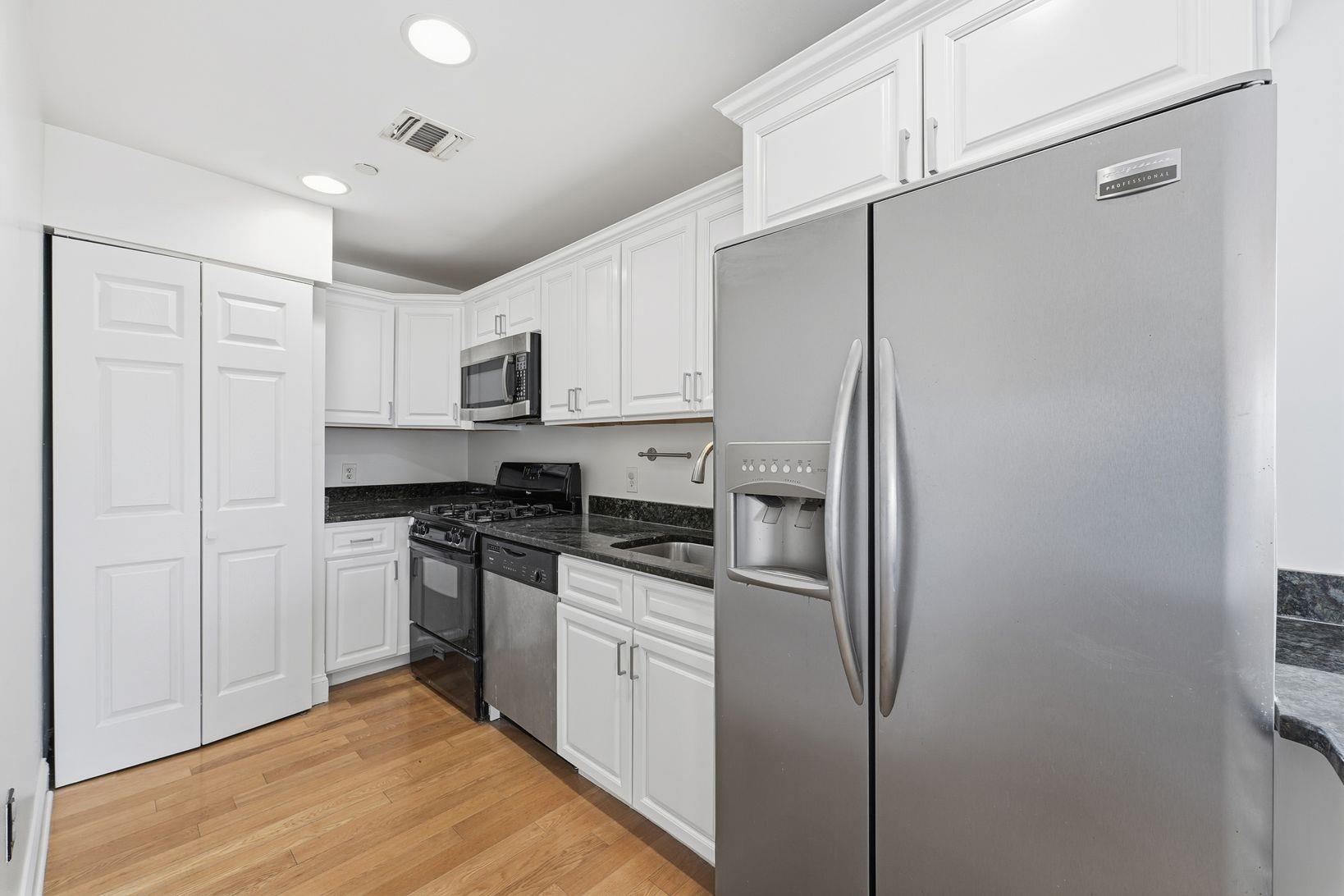 5509 MADISON ST Unit: 504