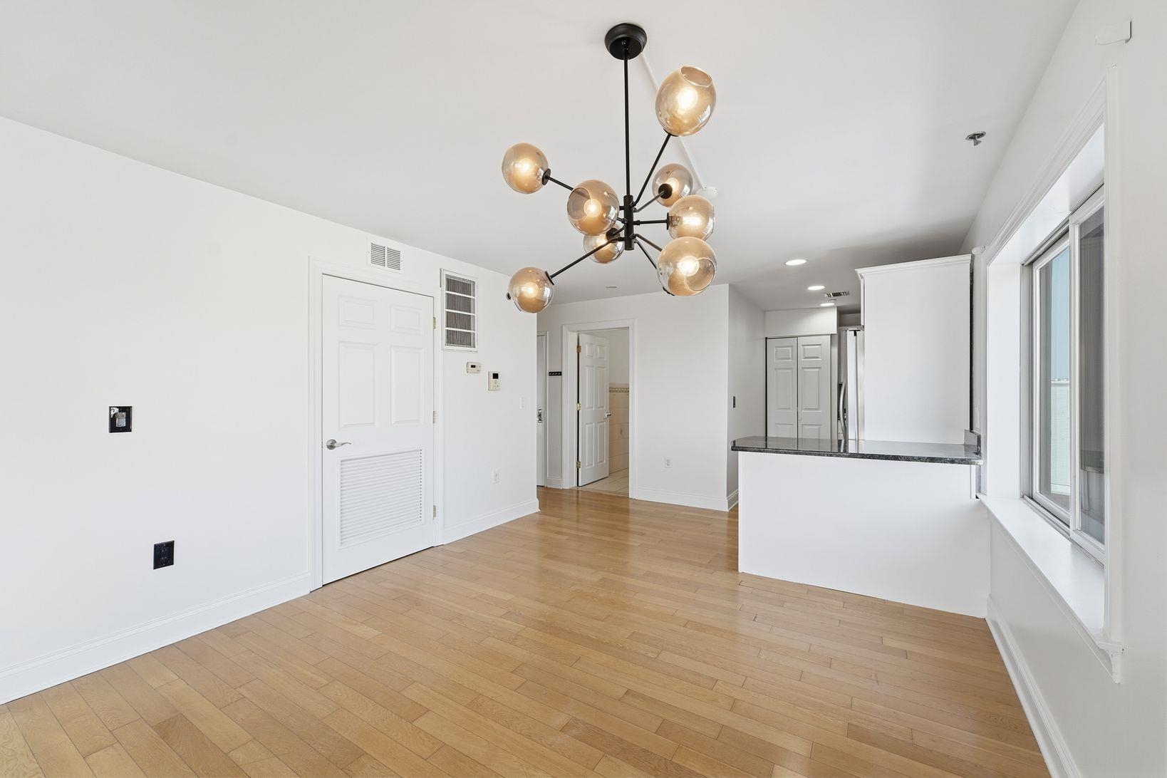 5509 MADISON ST Unit: 504