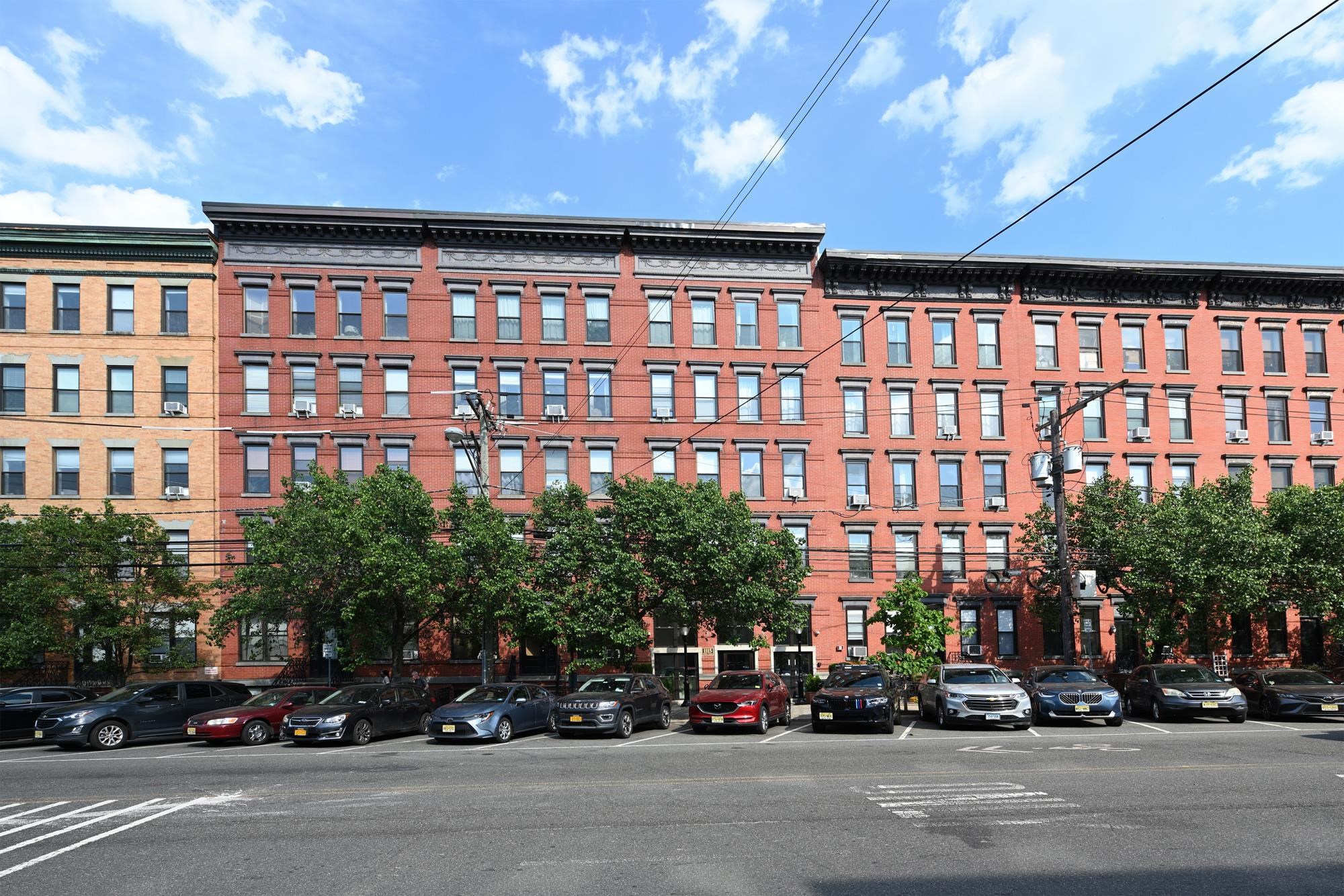 1115 WILLOW AVE Unit: 213