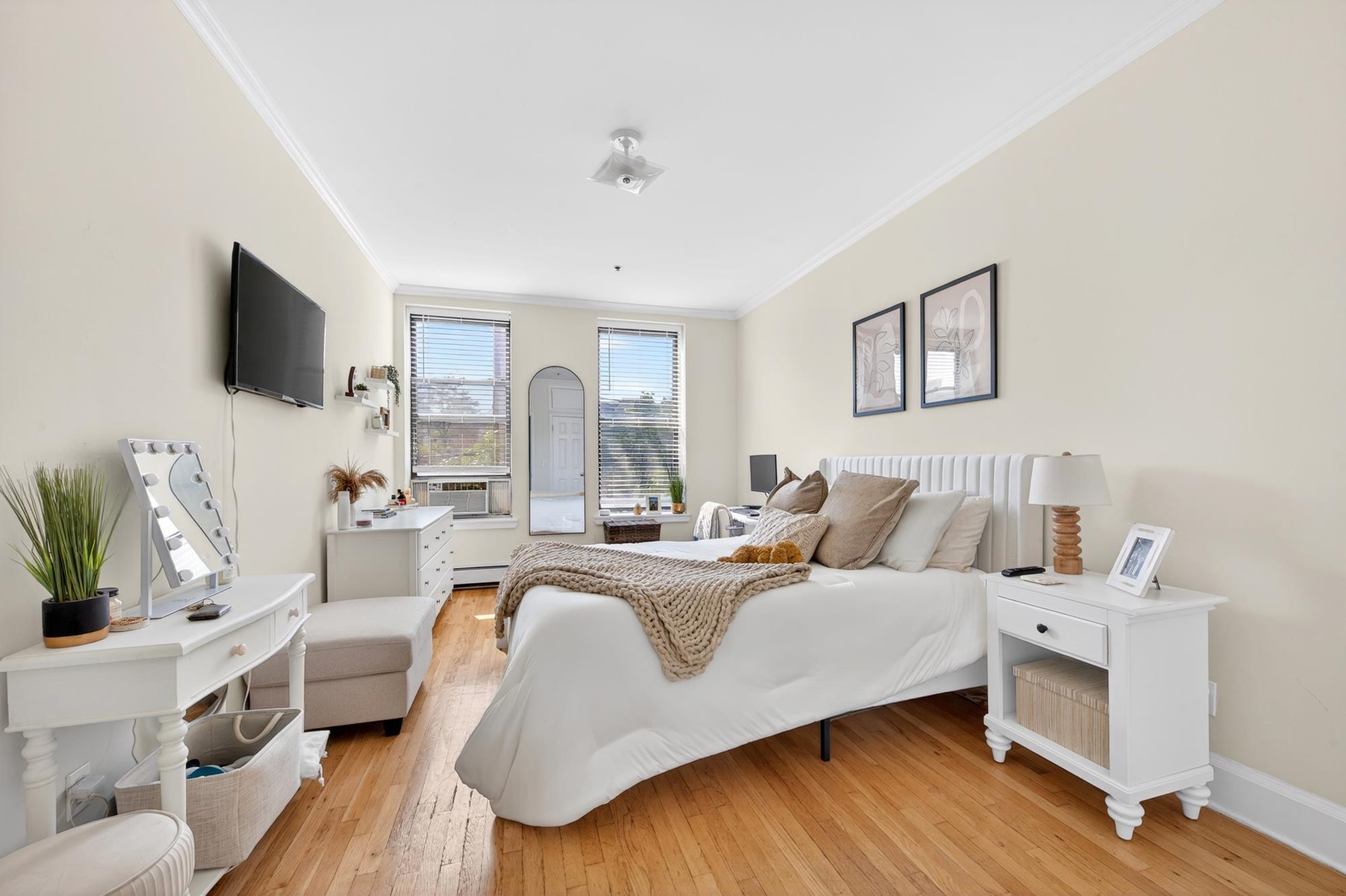 1115 WILLOW AVE Unit: 213
