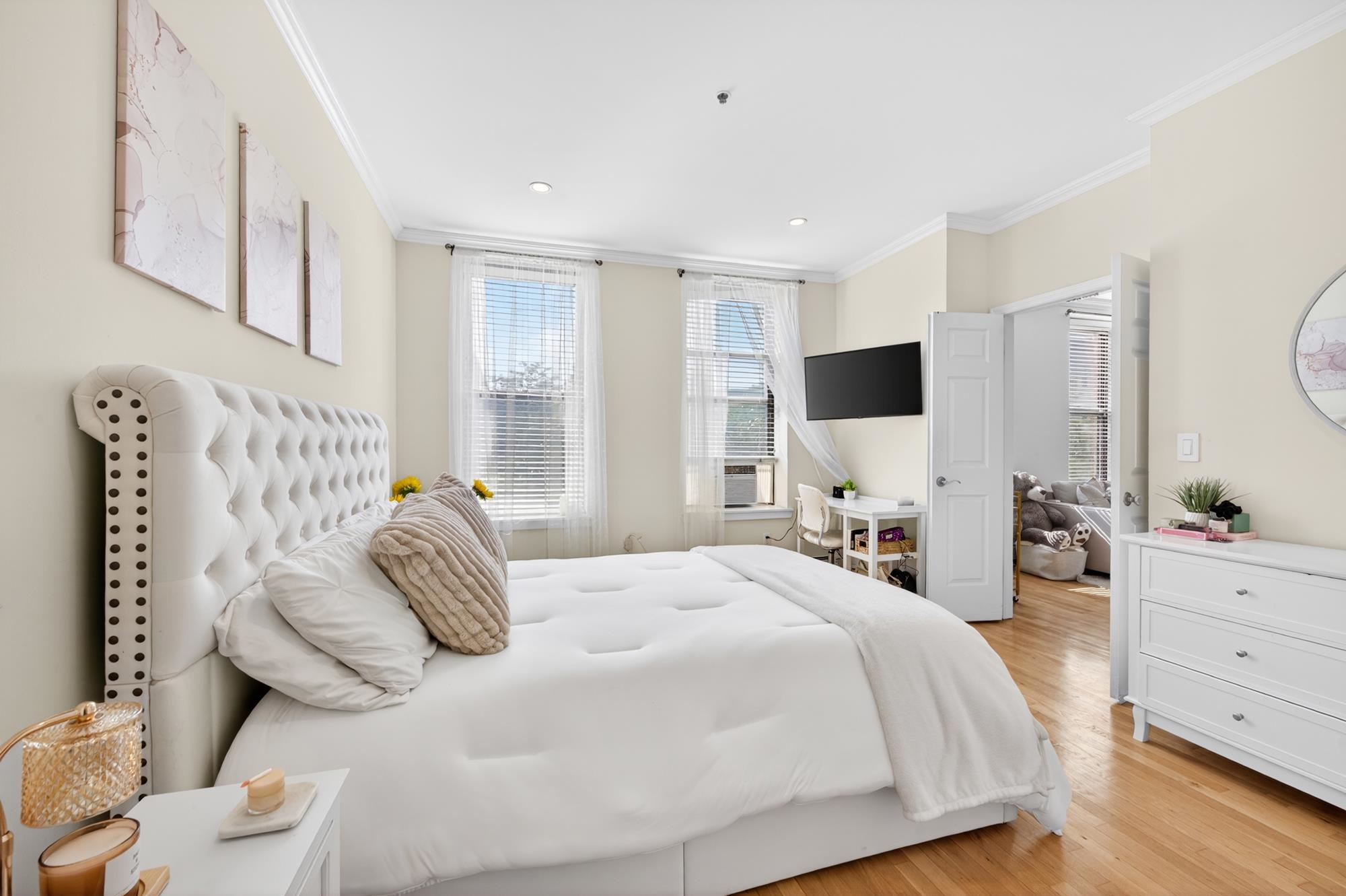 1115 WILLOW AVE Unit: 213