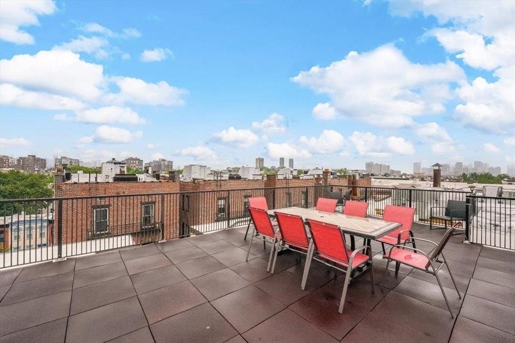 1115 WILLOW AVE Unit: 213