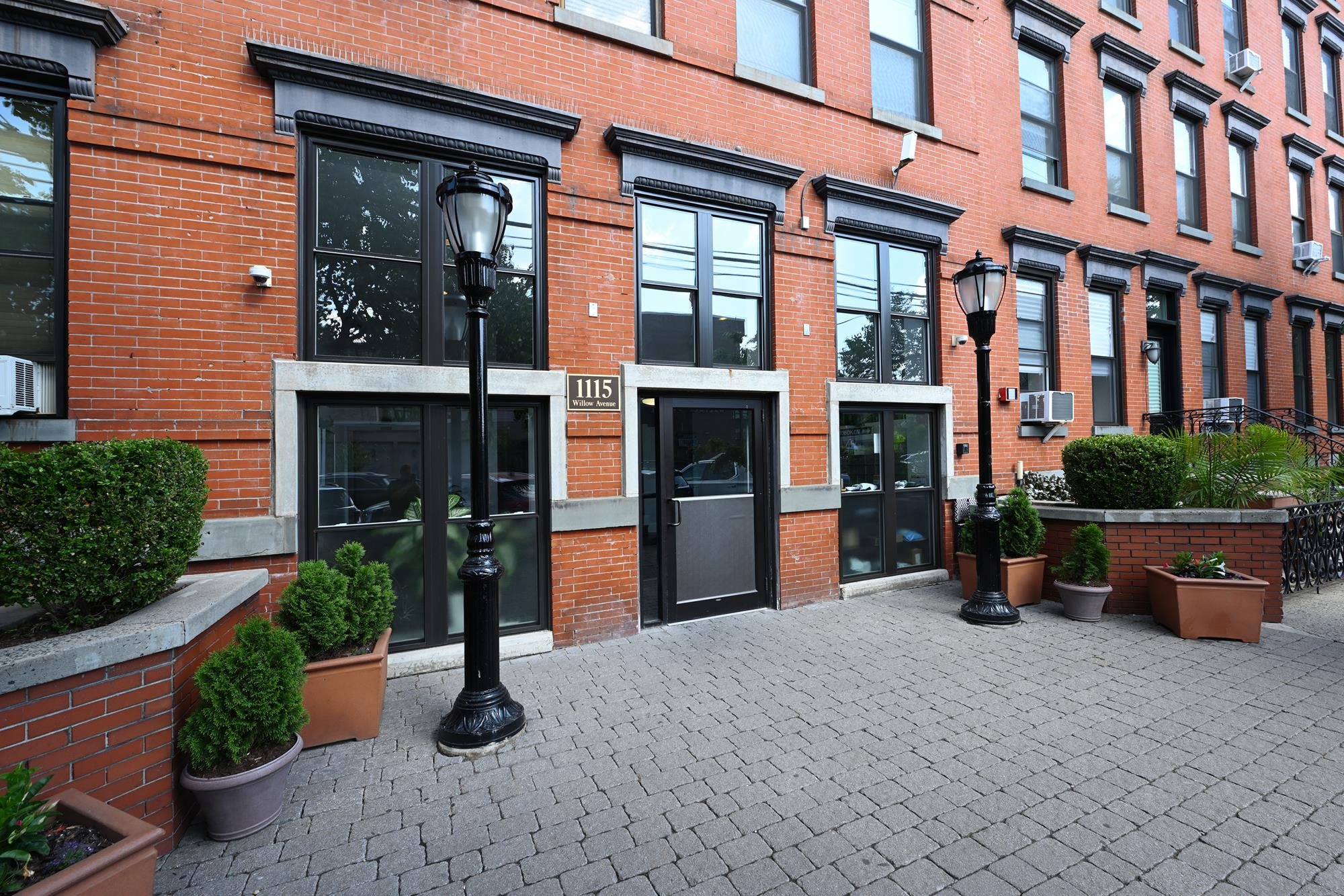 1115 WILLOW AVE Unit: 213