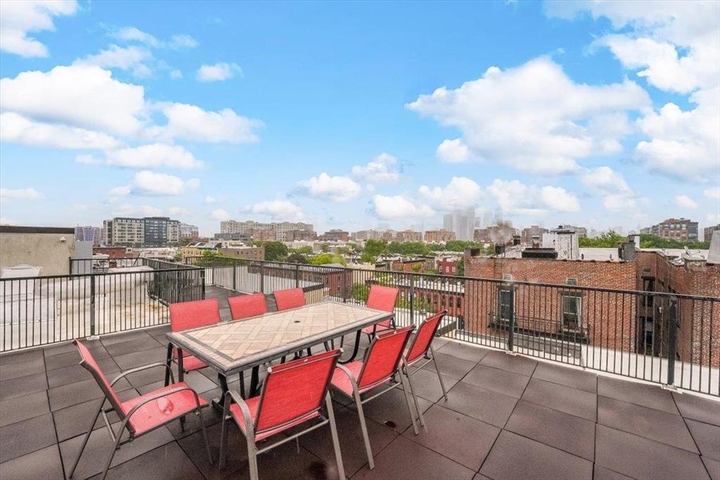 1115 WILLOW AVE Unit: 213