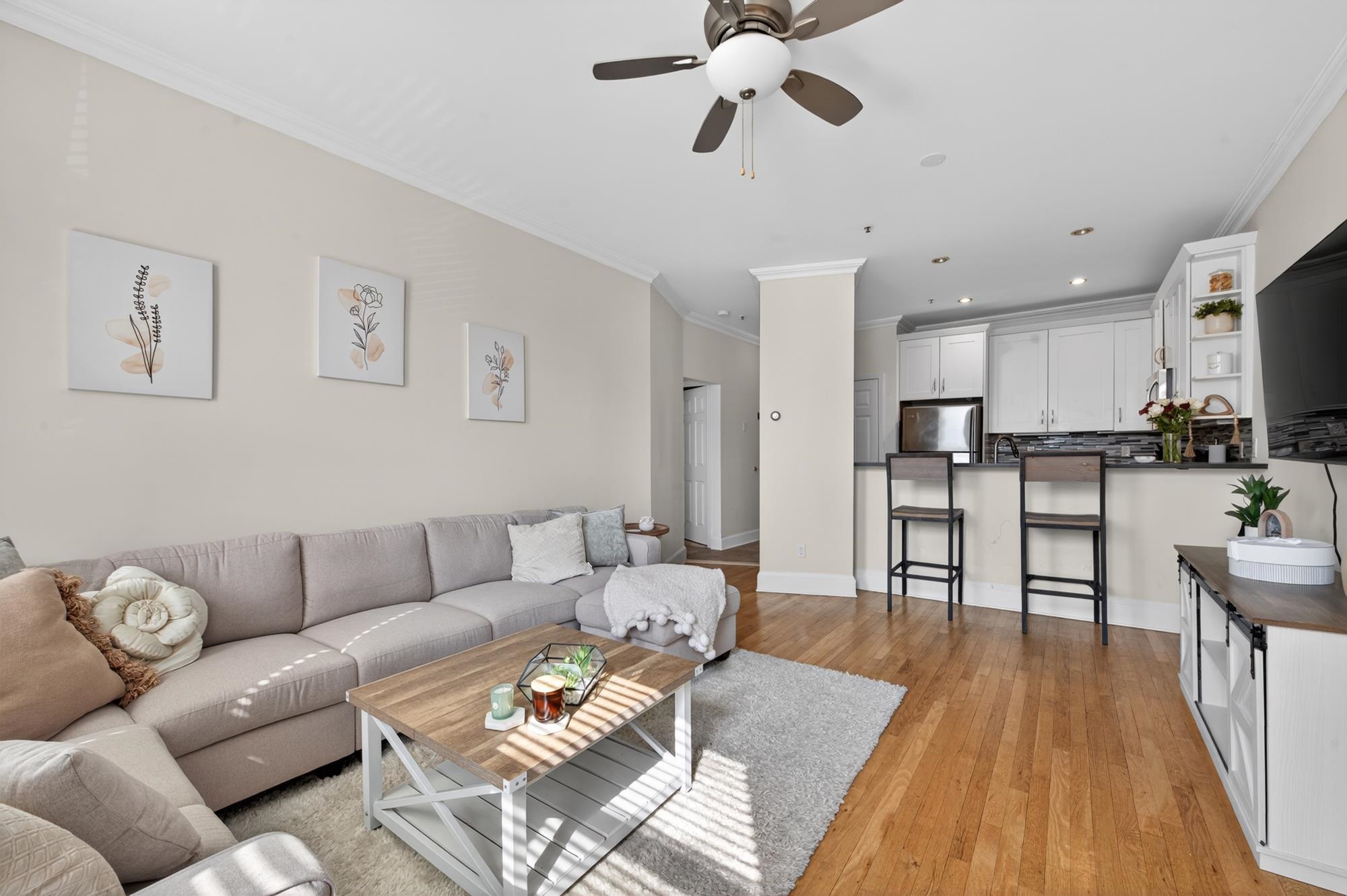 1115 WILLOW AVE Unit: 213