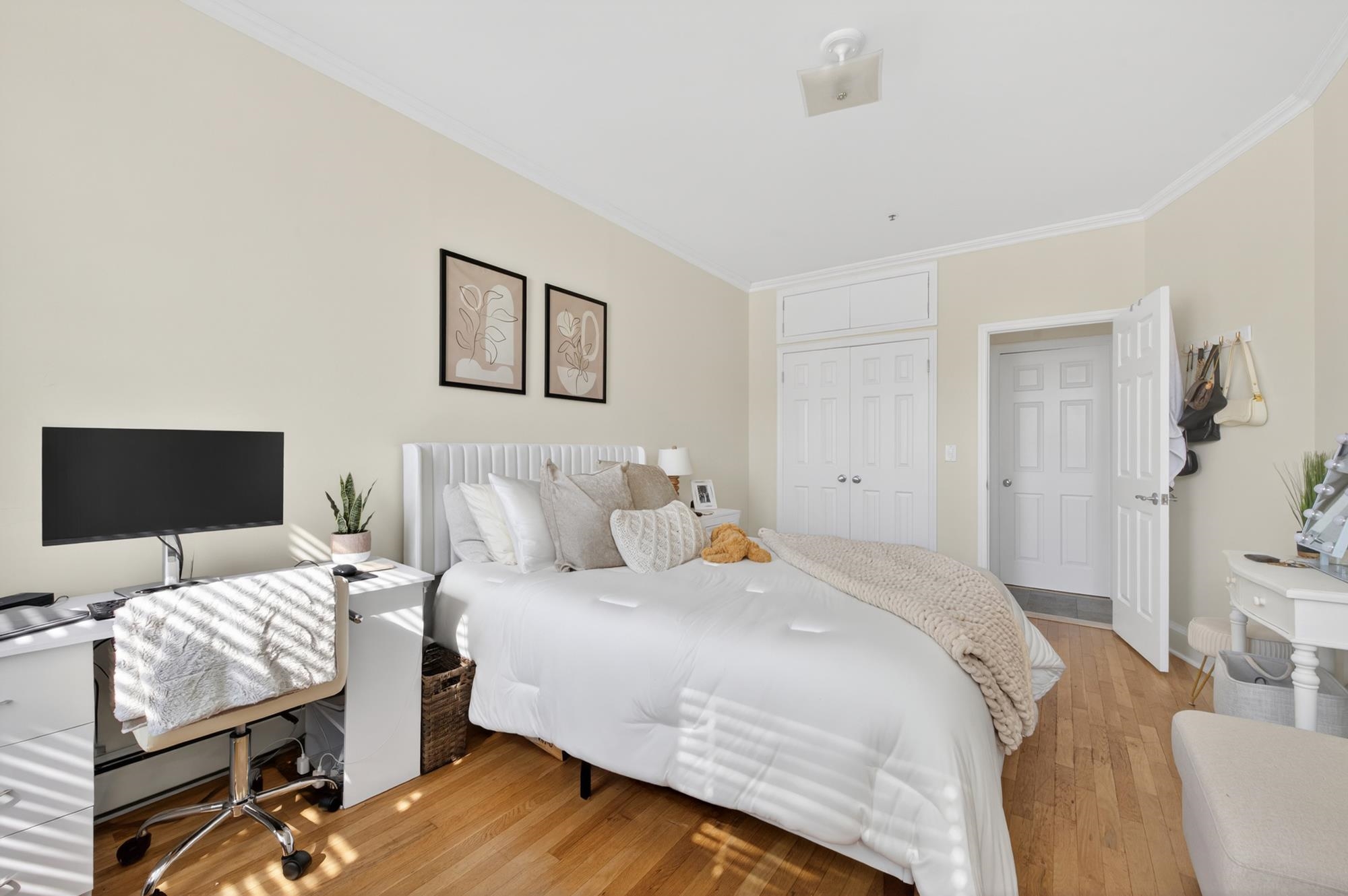 1115 WILLOW AVE Unit: 213