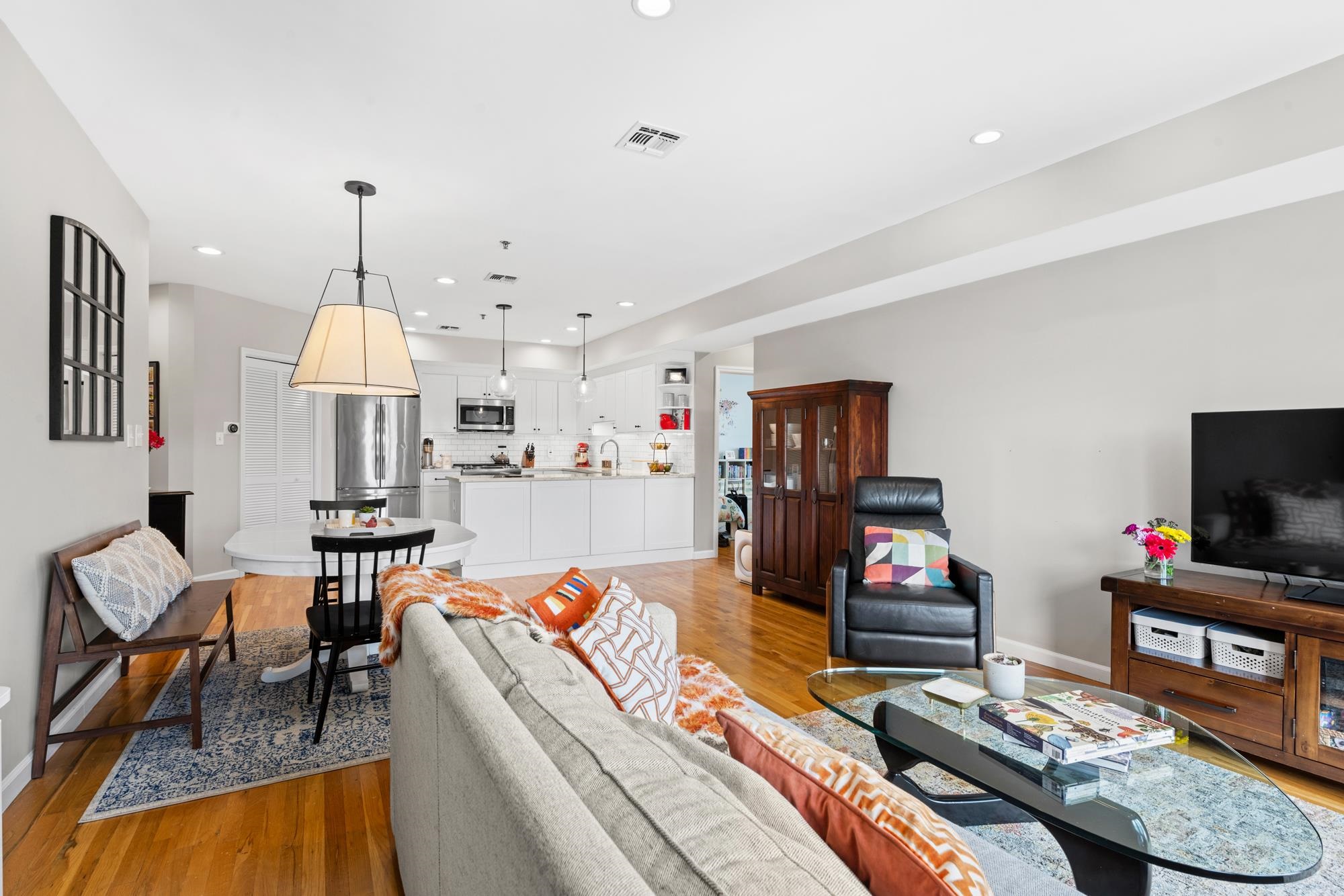 536 GRAND ST Unit: 604