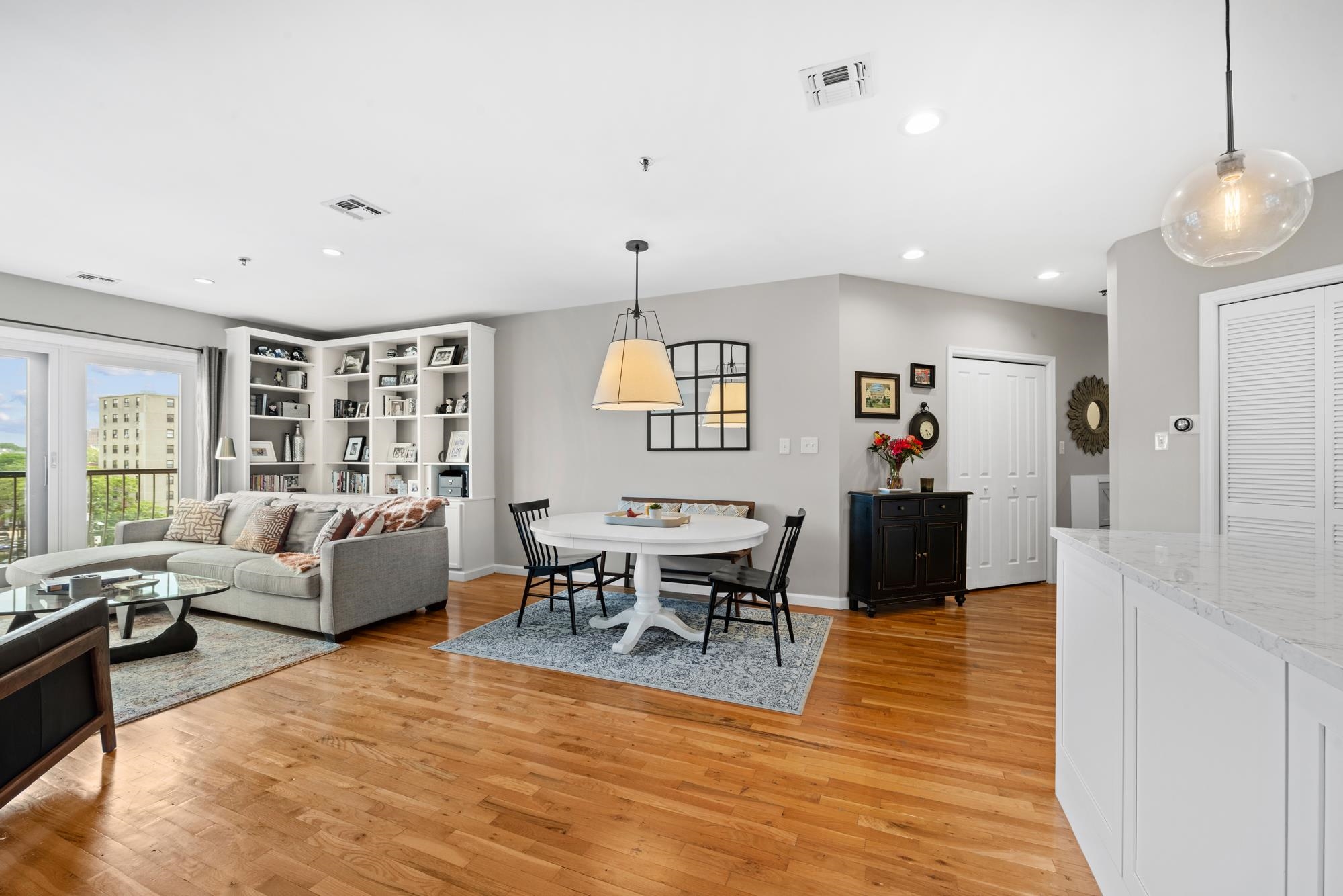 536 GRAND ST Unit: 604